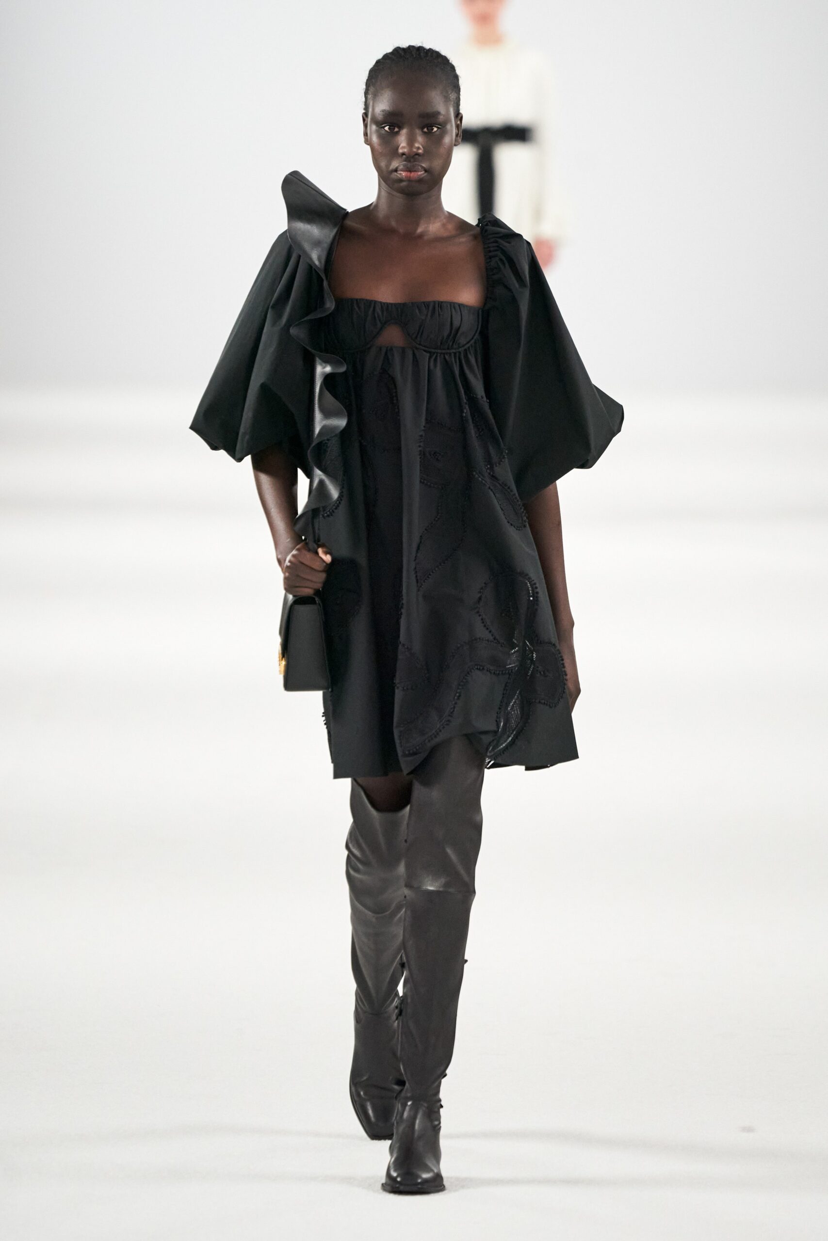 Carolina Herrera F/W 22 Look 429