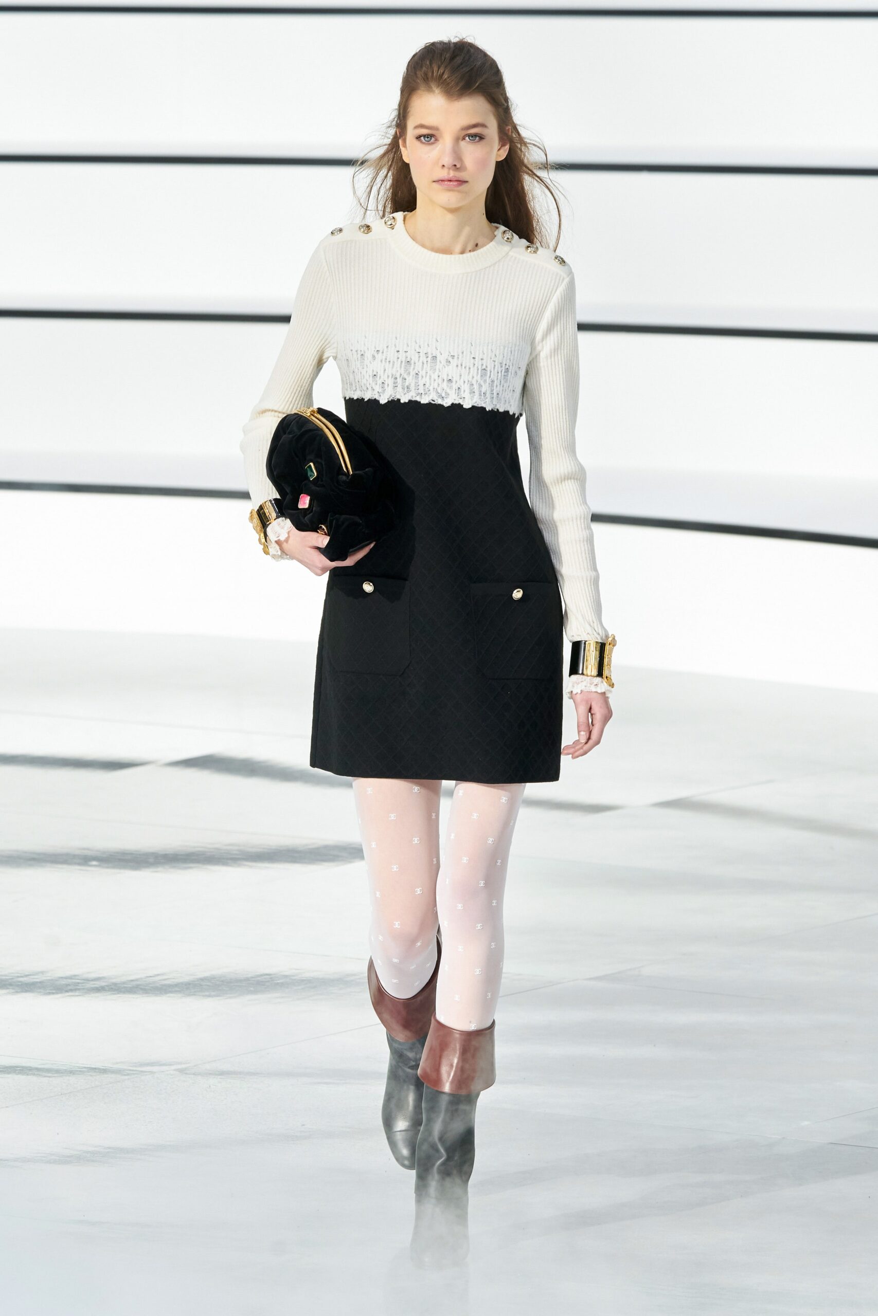 Chanel F/W 20 Look 24