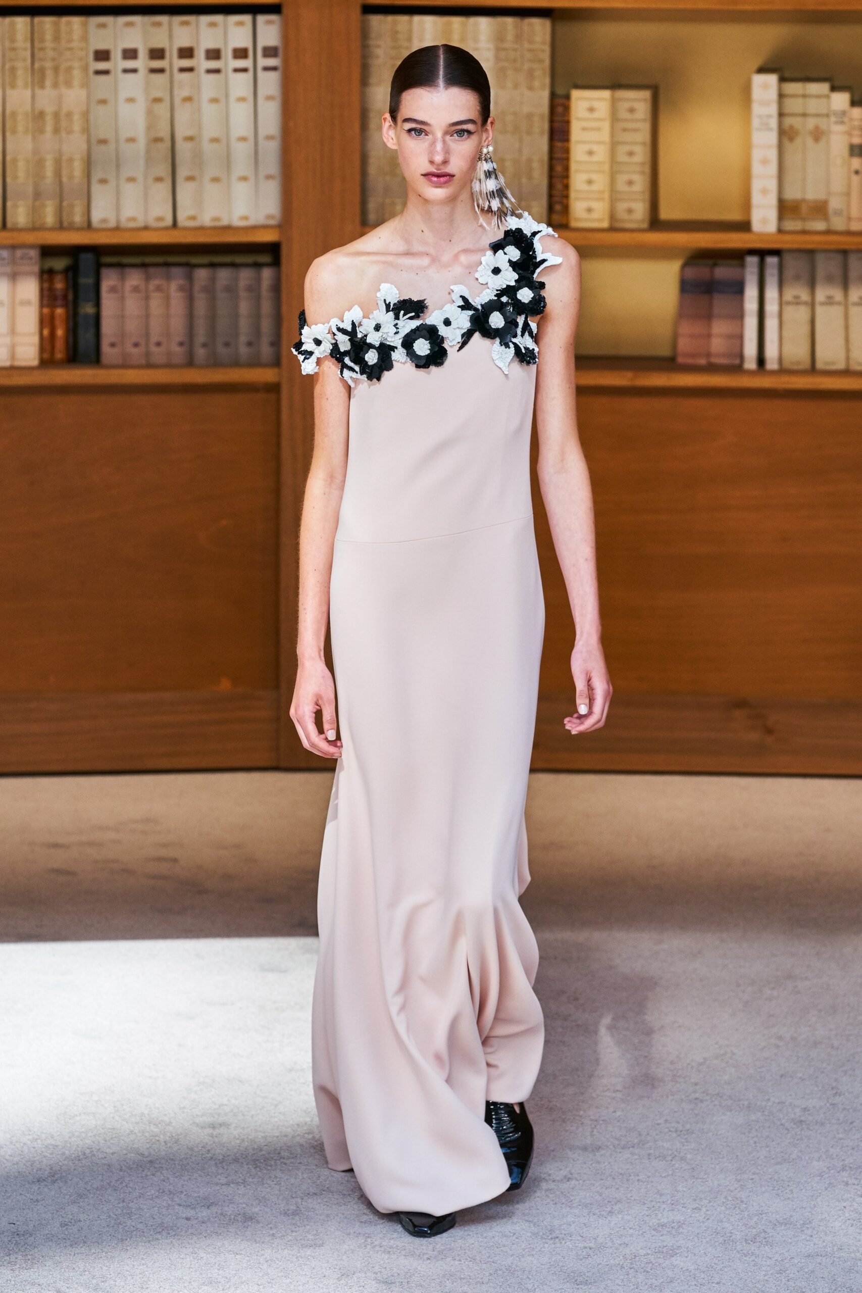 Chanel F/W 19 Couture Look 14