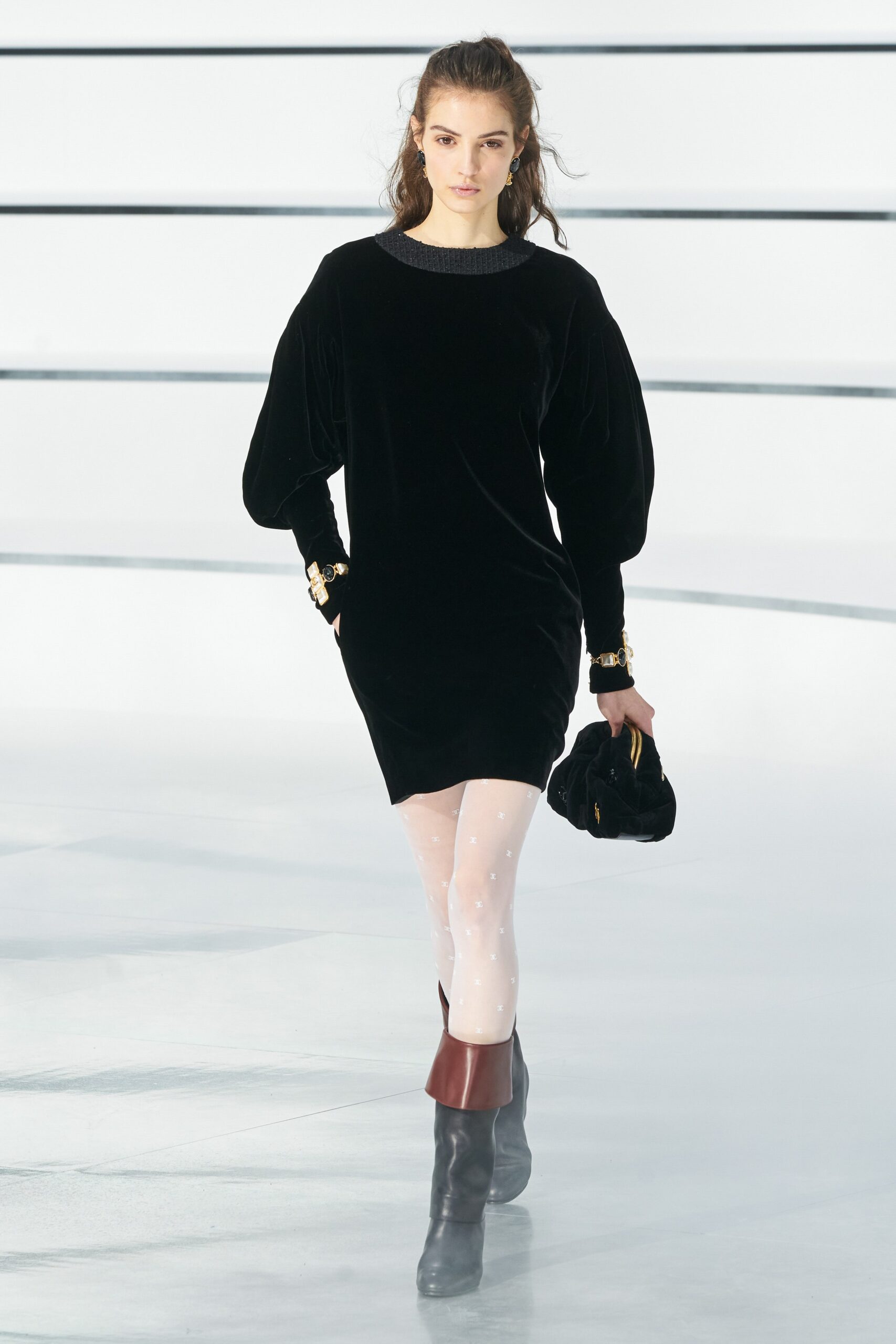 Chanel F/W 20 Look 27