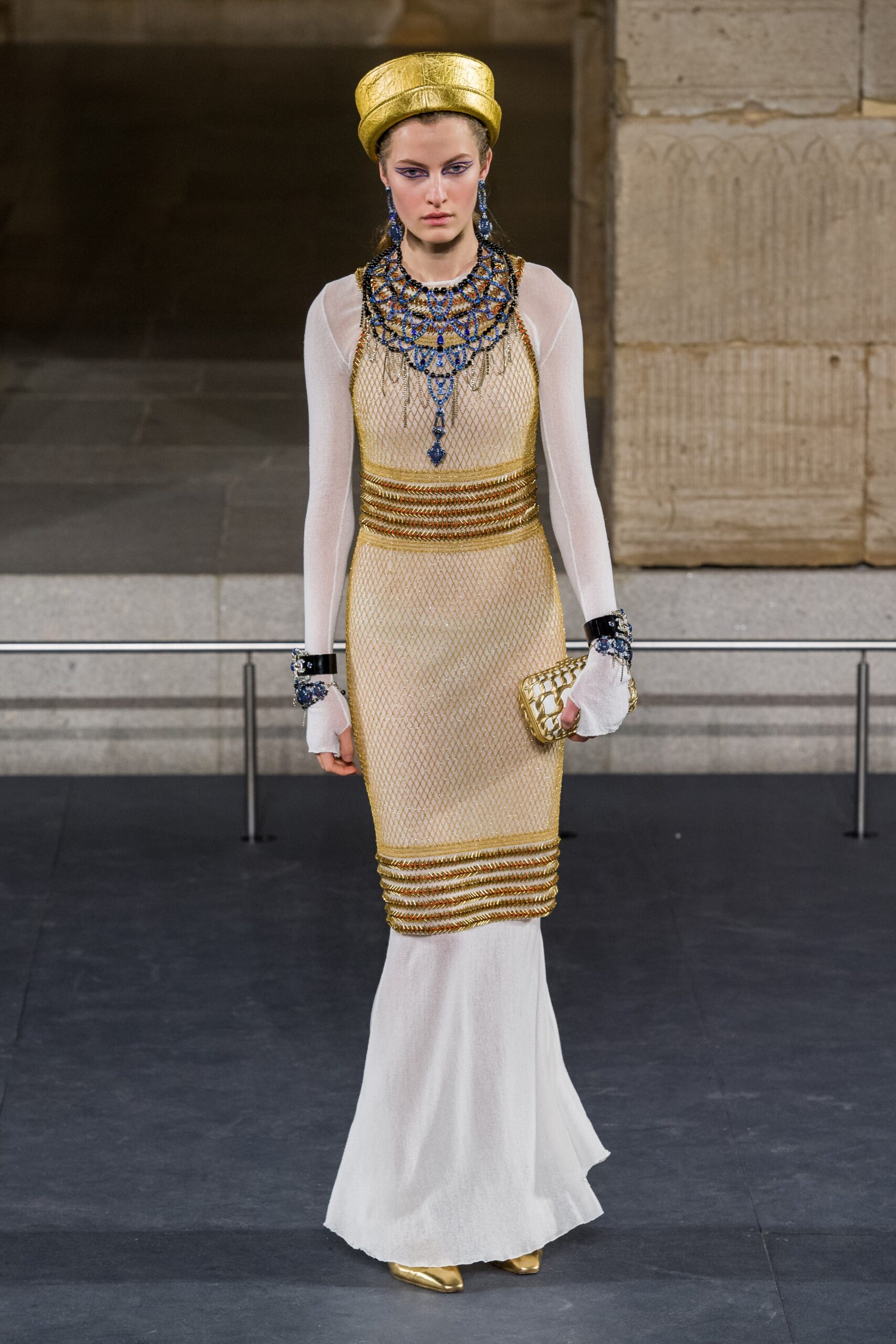 Chanel F/W 19 Look 15