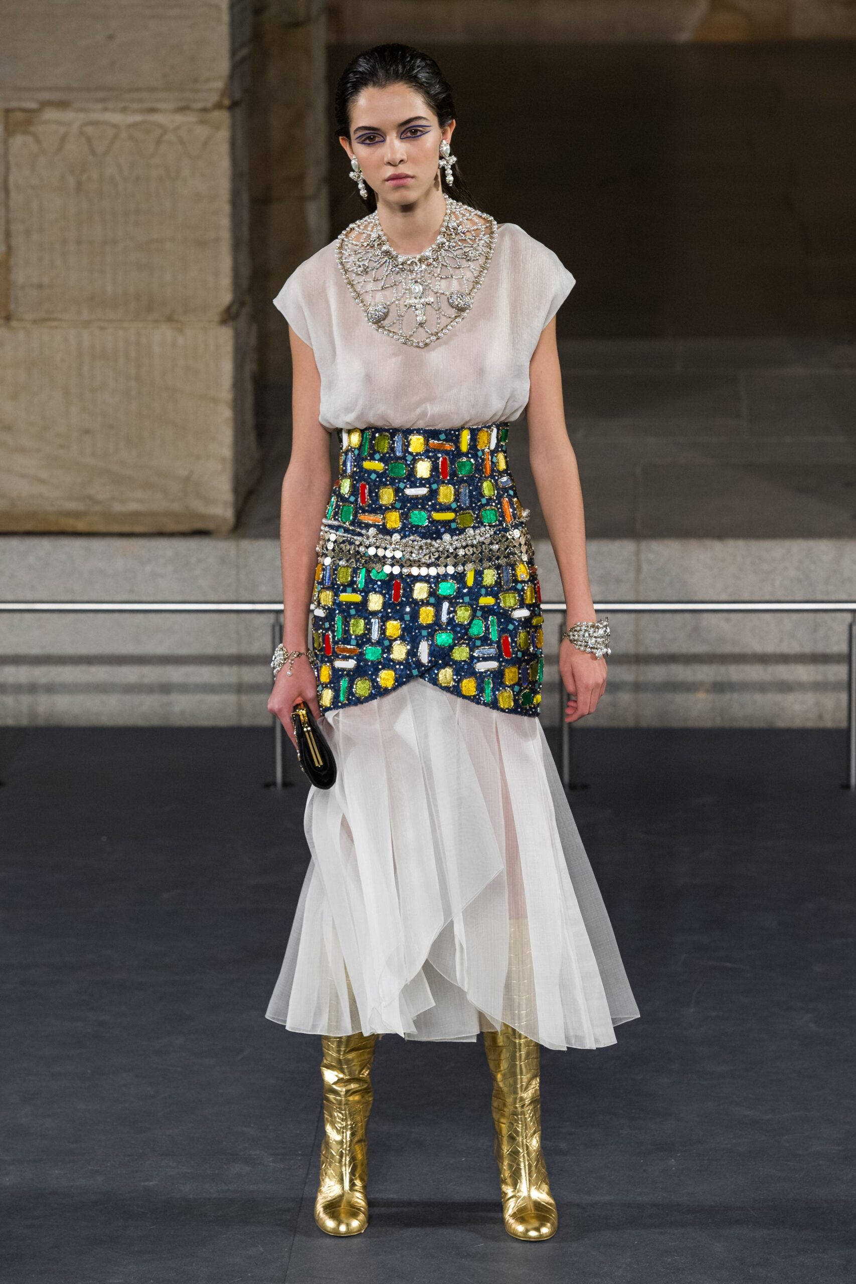 Chanel F/W 19 Look 20