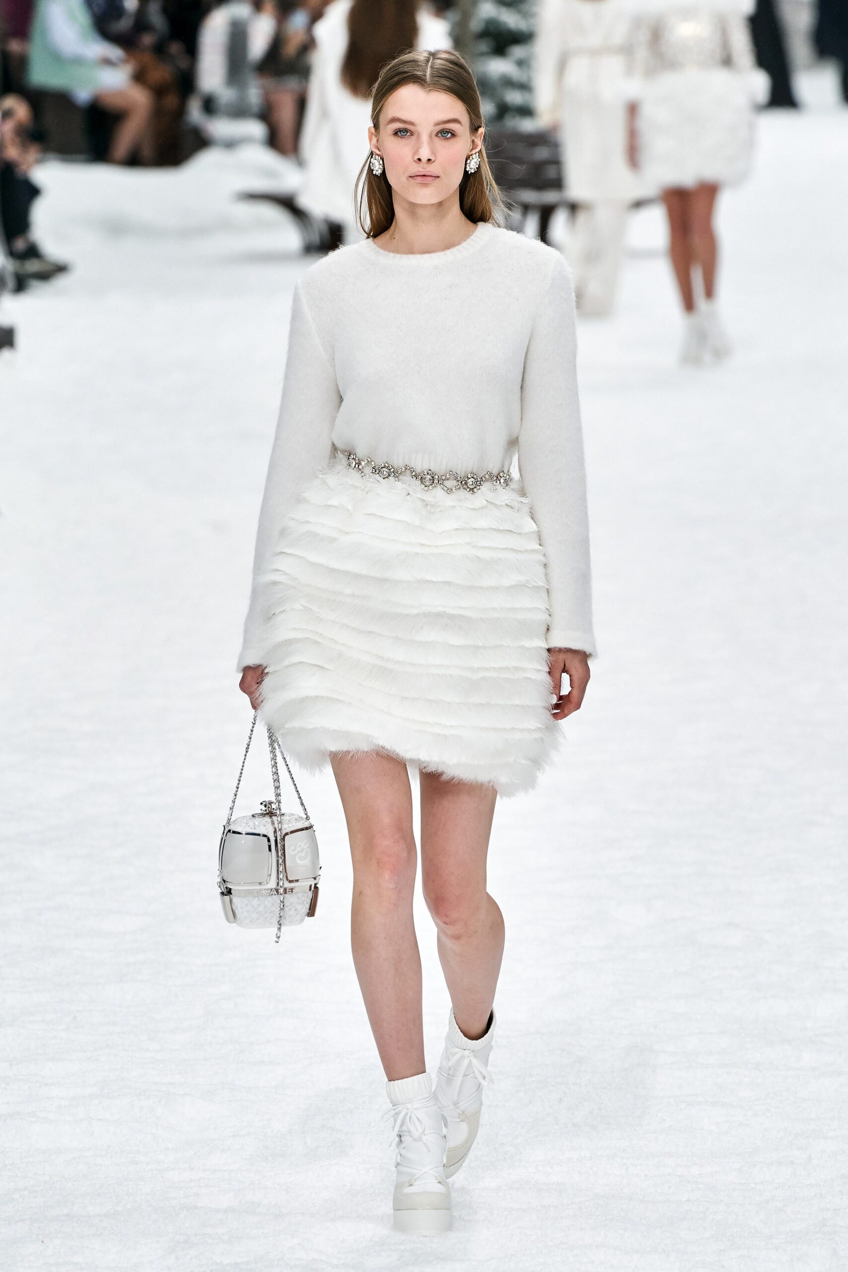 Chanel F/W 19 Look 22