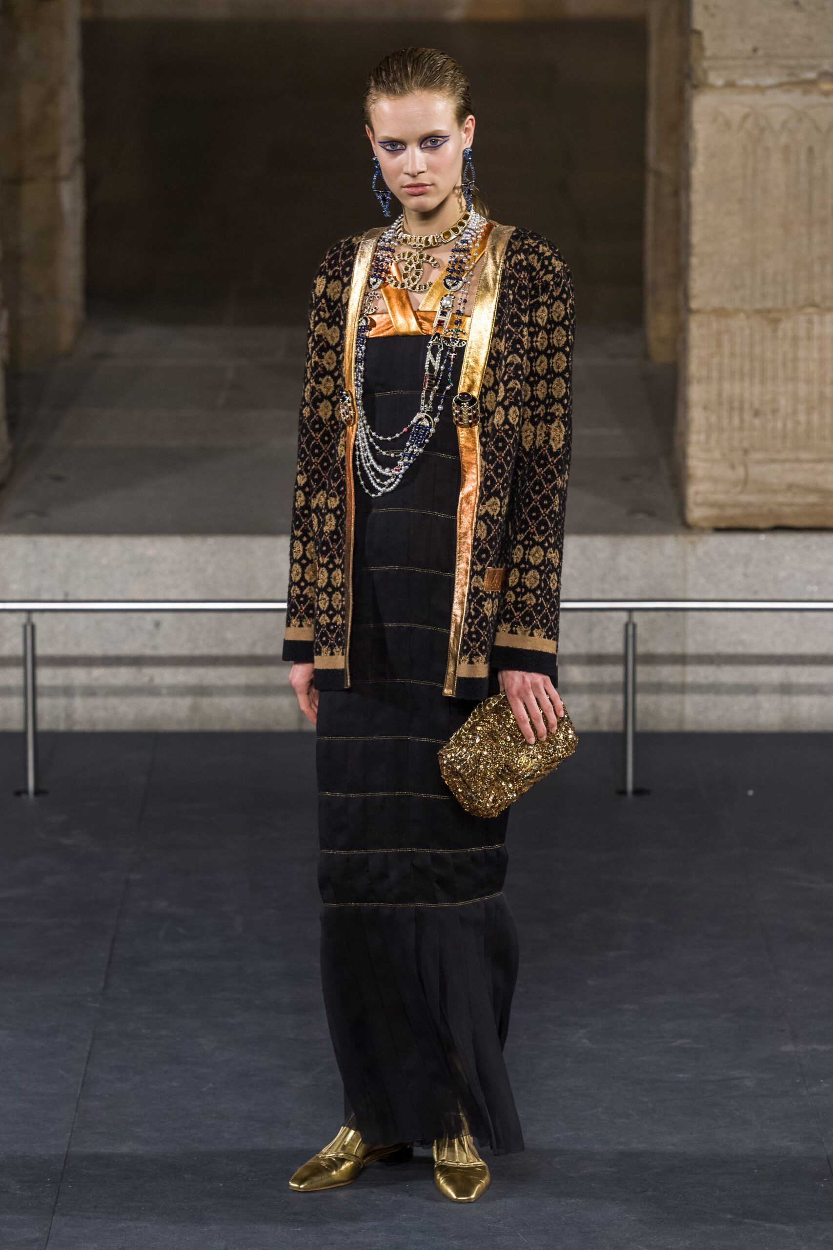 Chanel F/W 19 Look 30