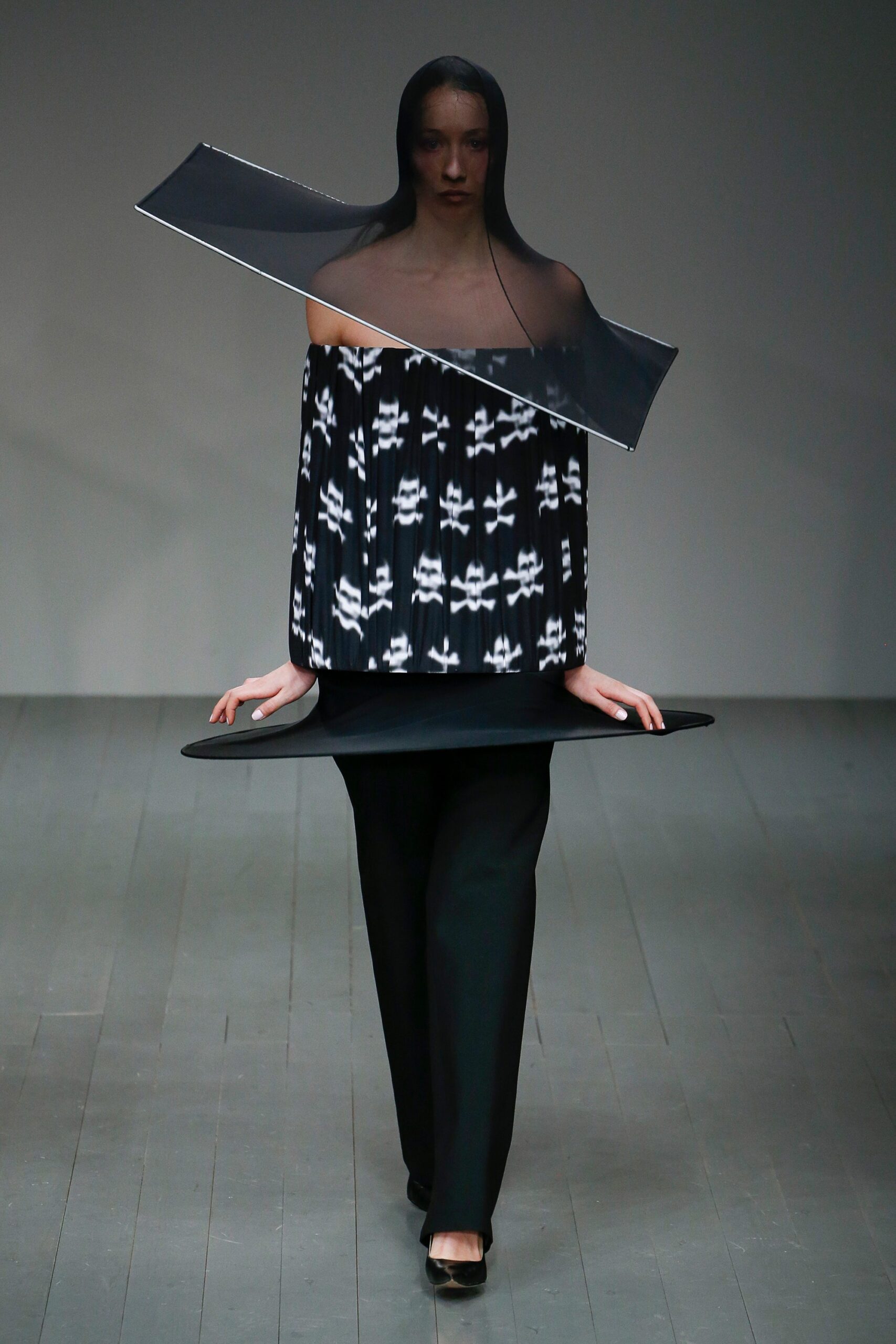 sculptural strapless printed pleated top