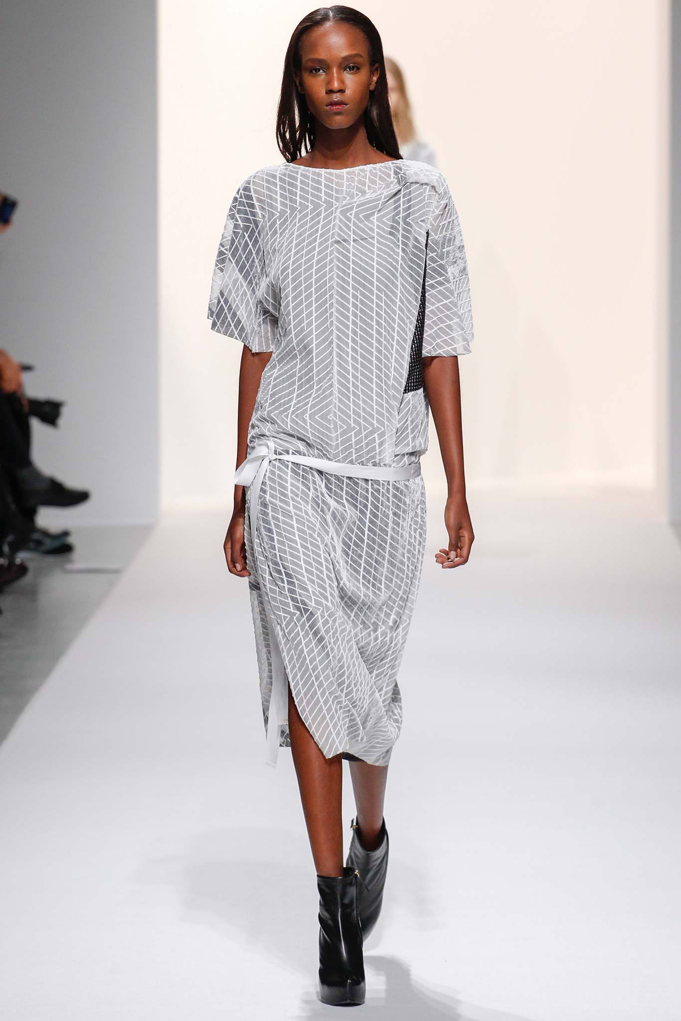 Chalayan F/W 14 Look 96