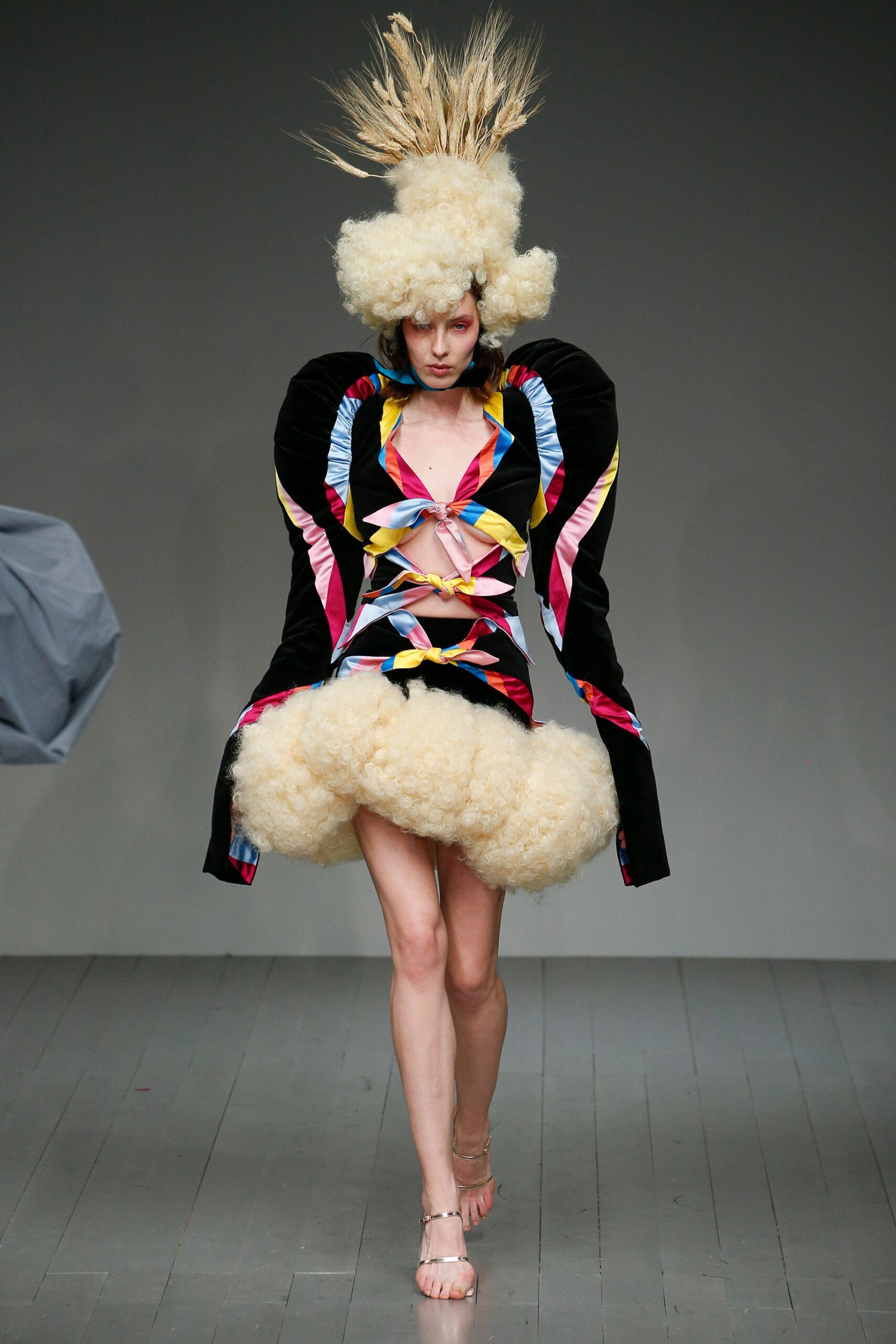 Central Saint Martins F/W 18 Look 144