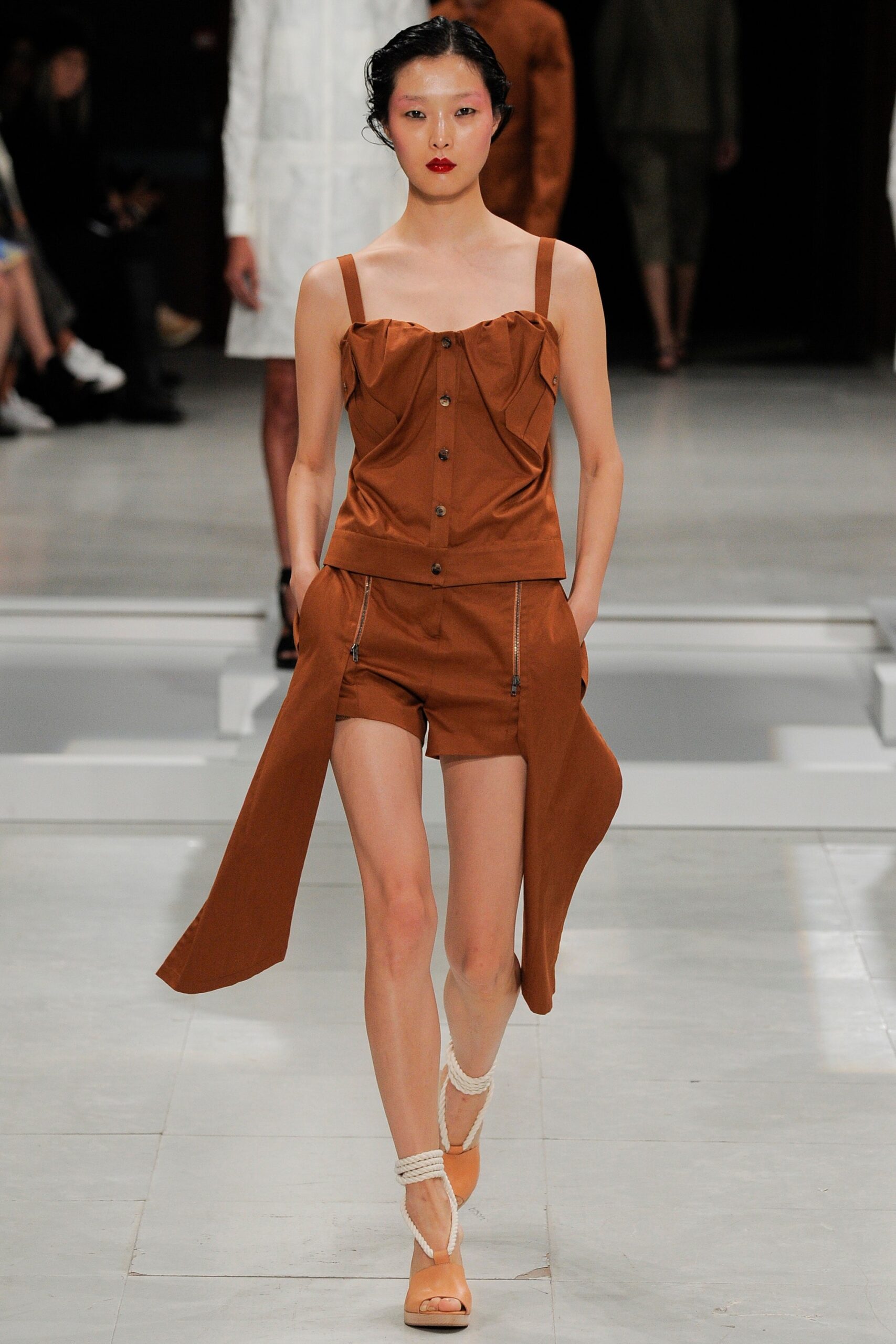 Chalayan S/S 16 Look 95