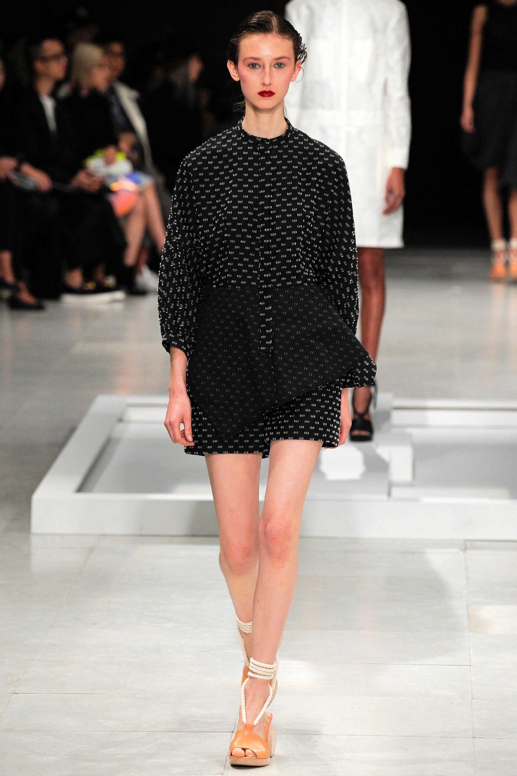 Chalayan S/S 16 Look 494
