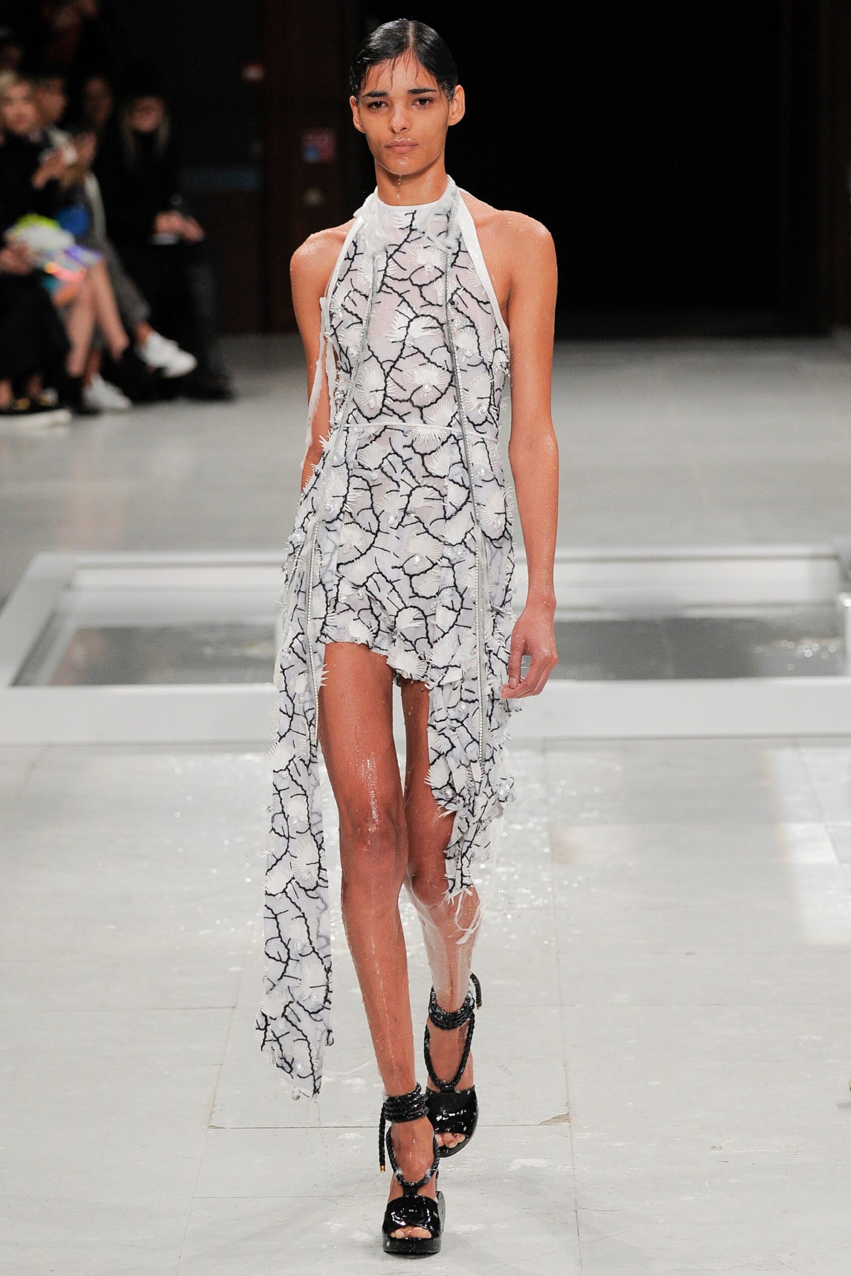 Chalayan S/S 16 Look 544