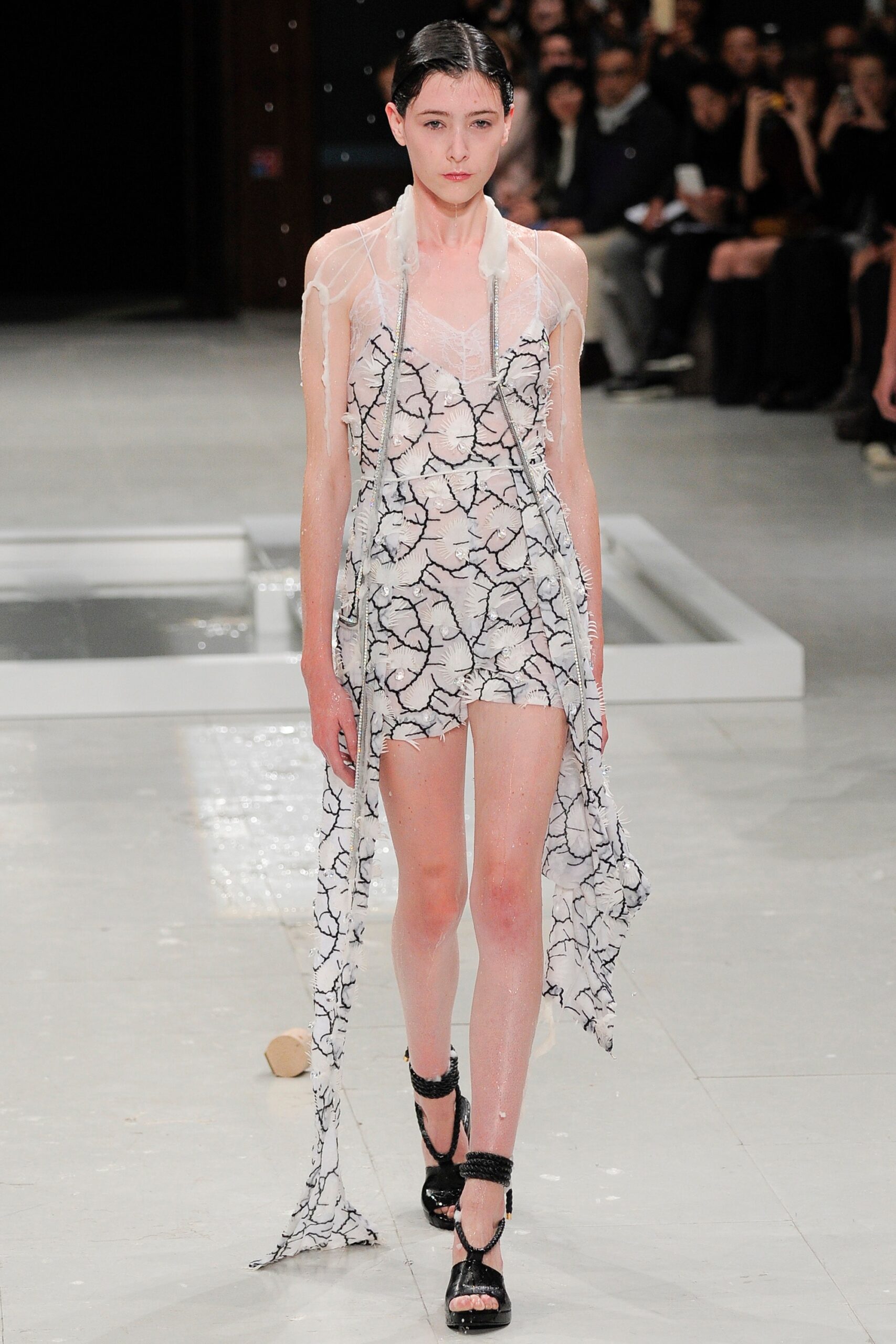 Chalayan S/S 16 Look 567
