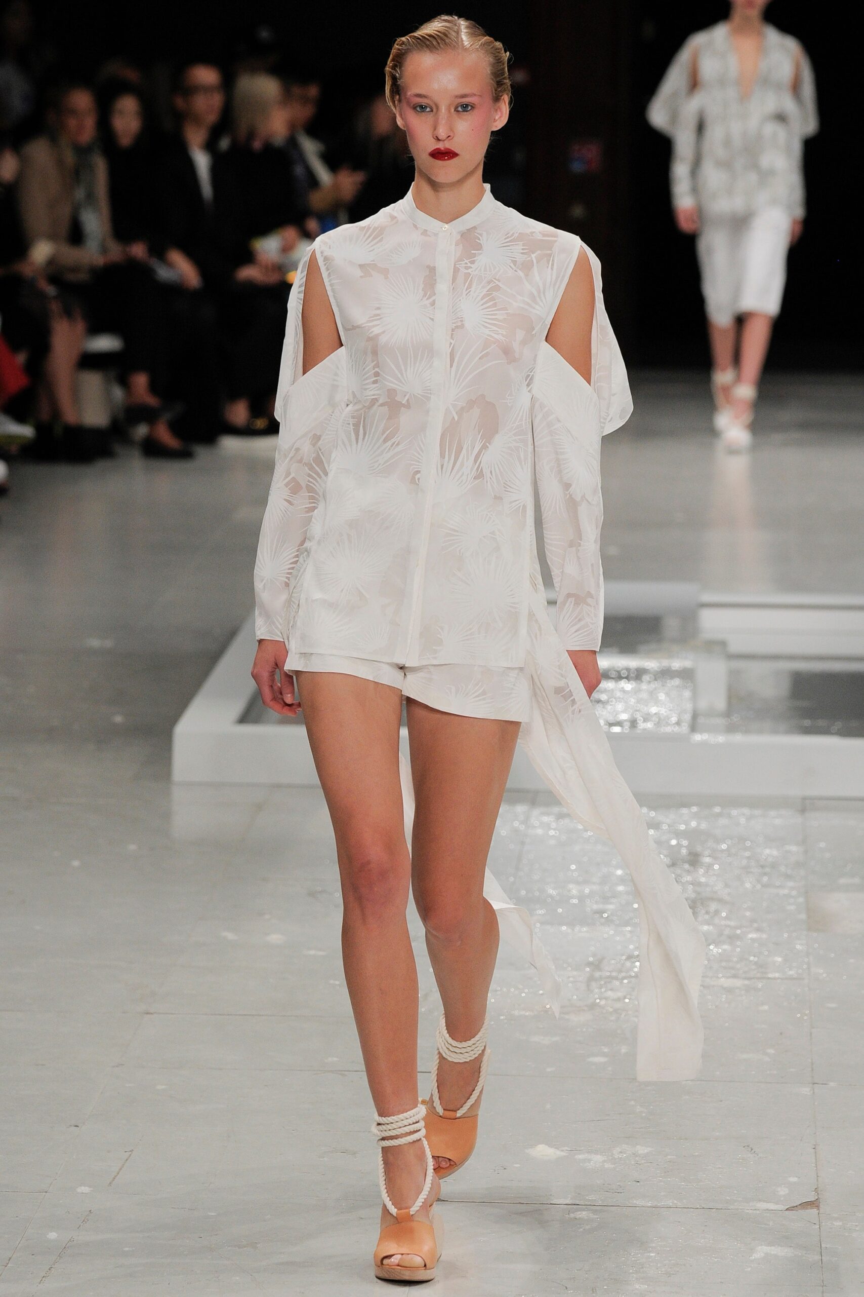 Chalayan S/S 16 Look 744
