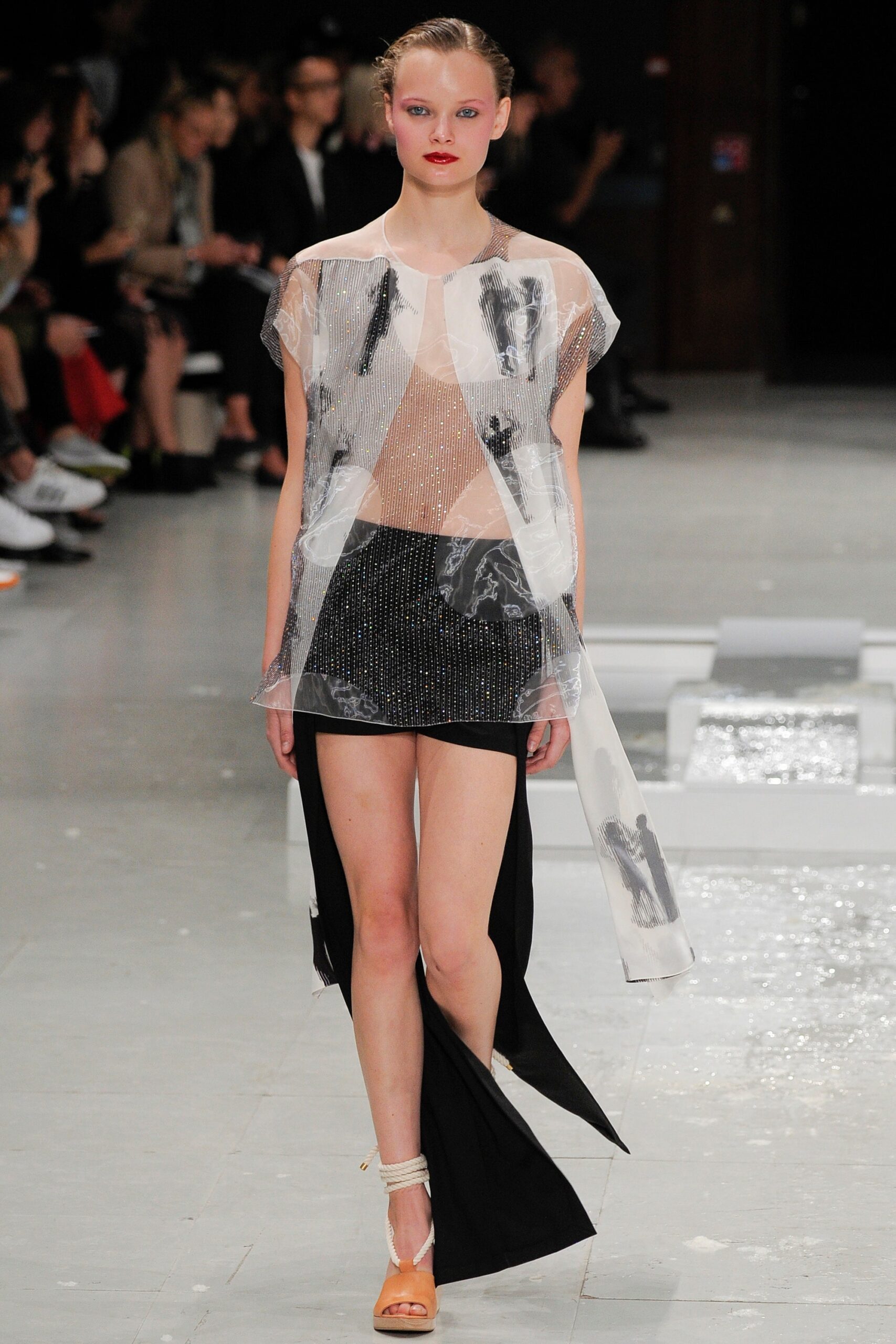 Chalayan S/S 16 Look 790