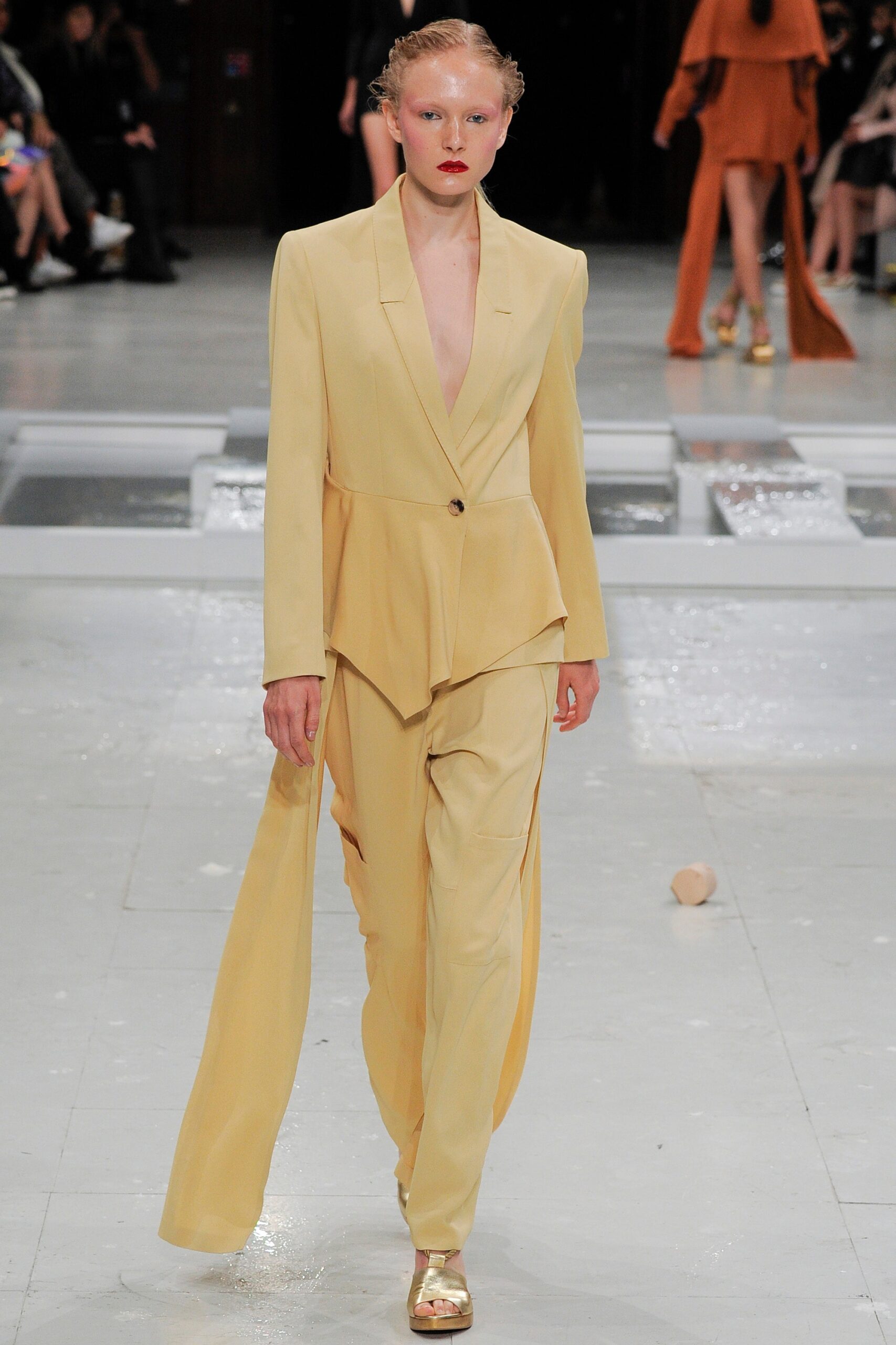 Chalayan S/S 16 Look 838