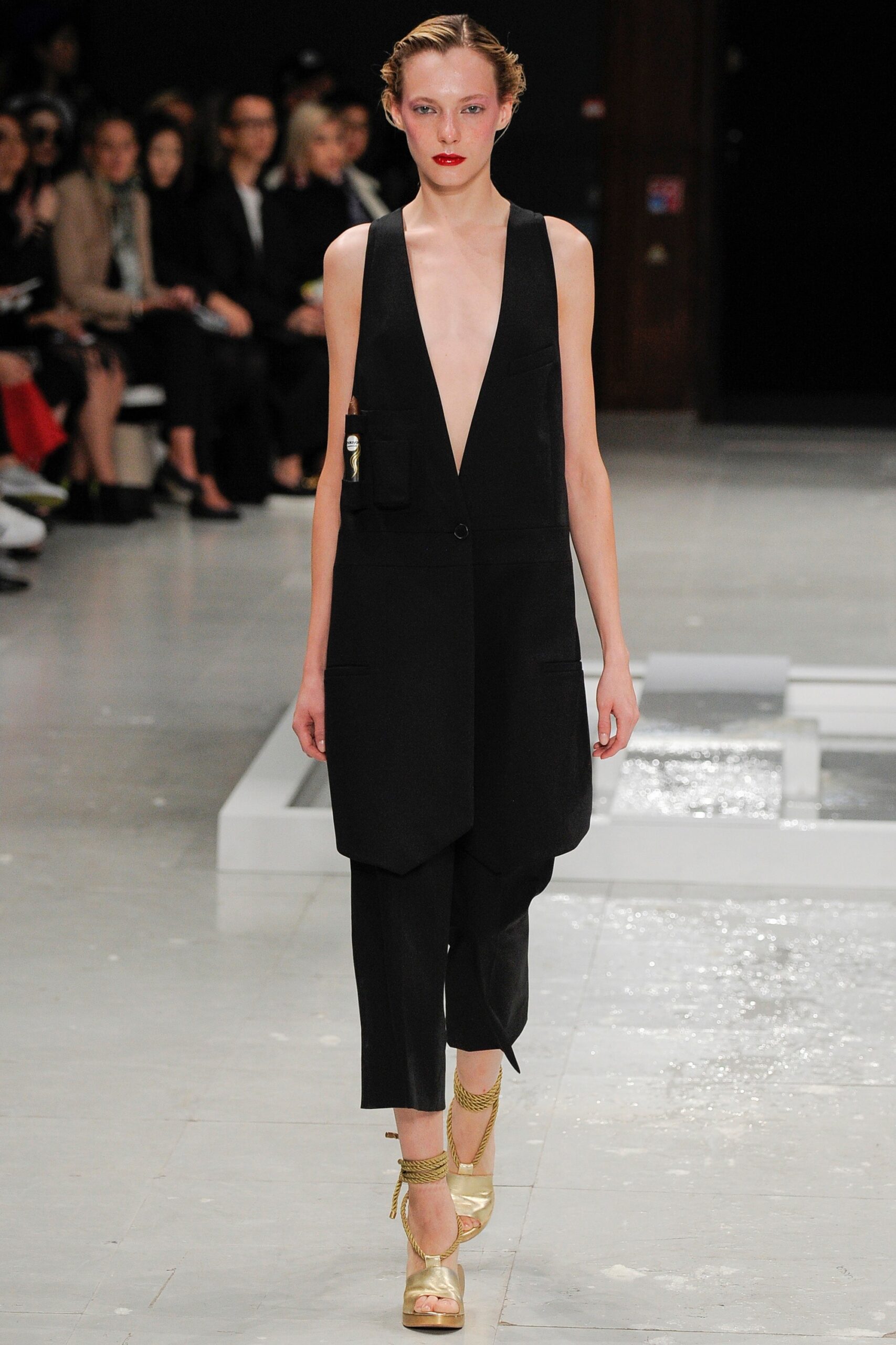 Chalayan S/S 16 Look 917