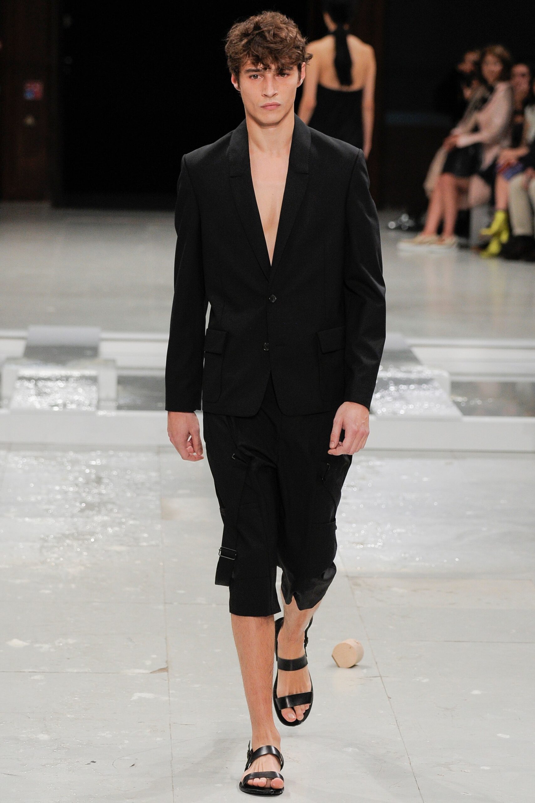 Chalayan S/S 16 Look 941