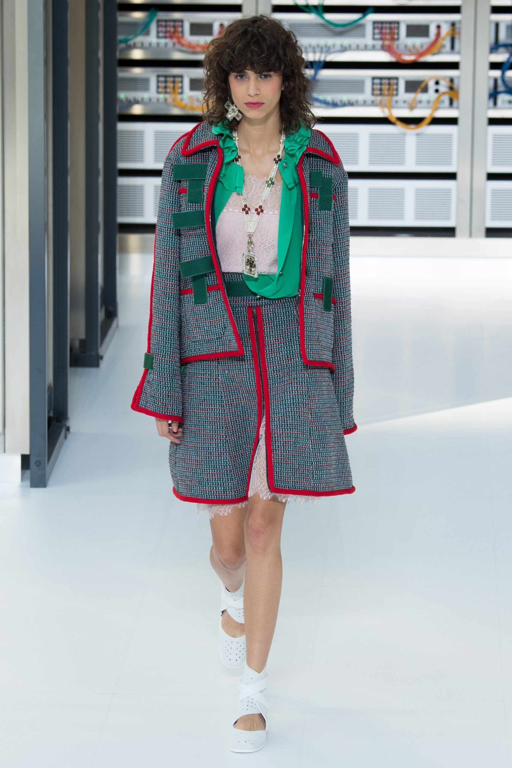 Chanel S/S 17 Look 43