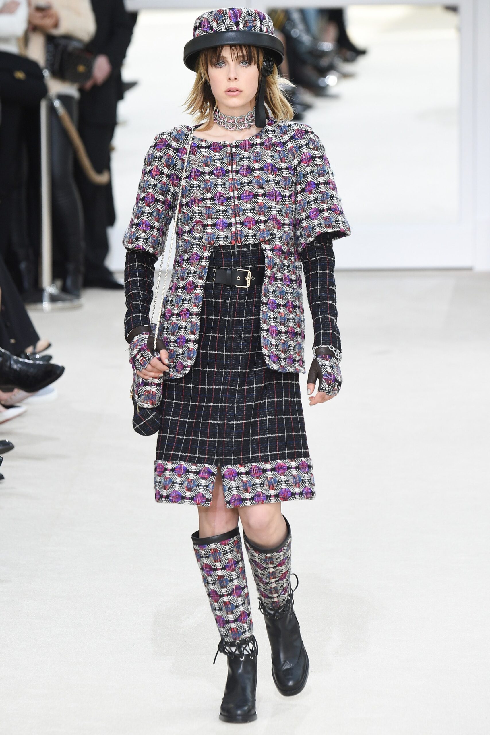 Chanel F/W 16 Look 20