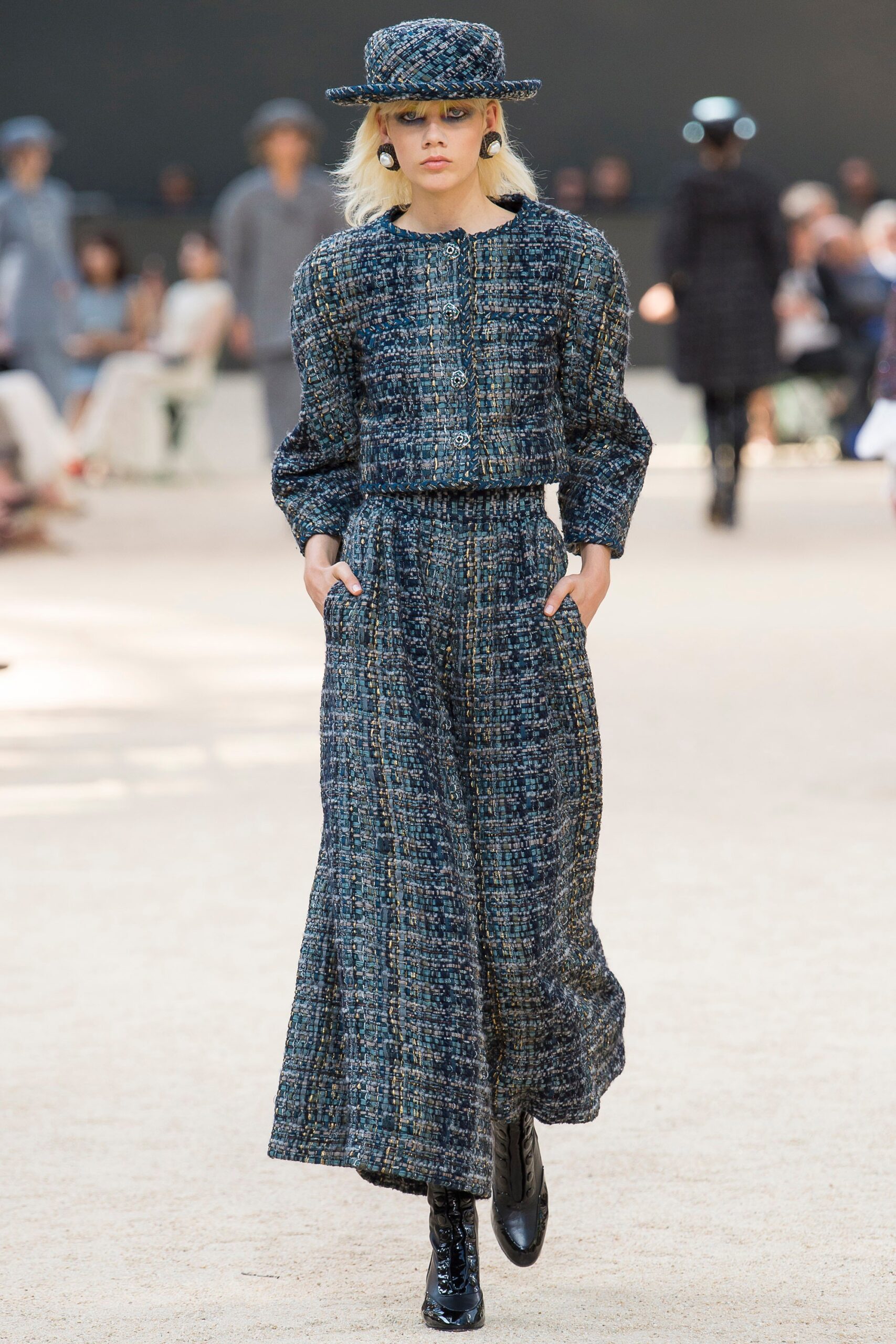 Chanel F/W 17 Couture Look 74