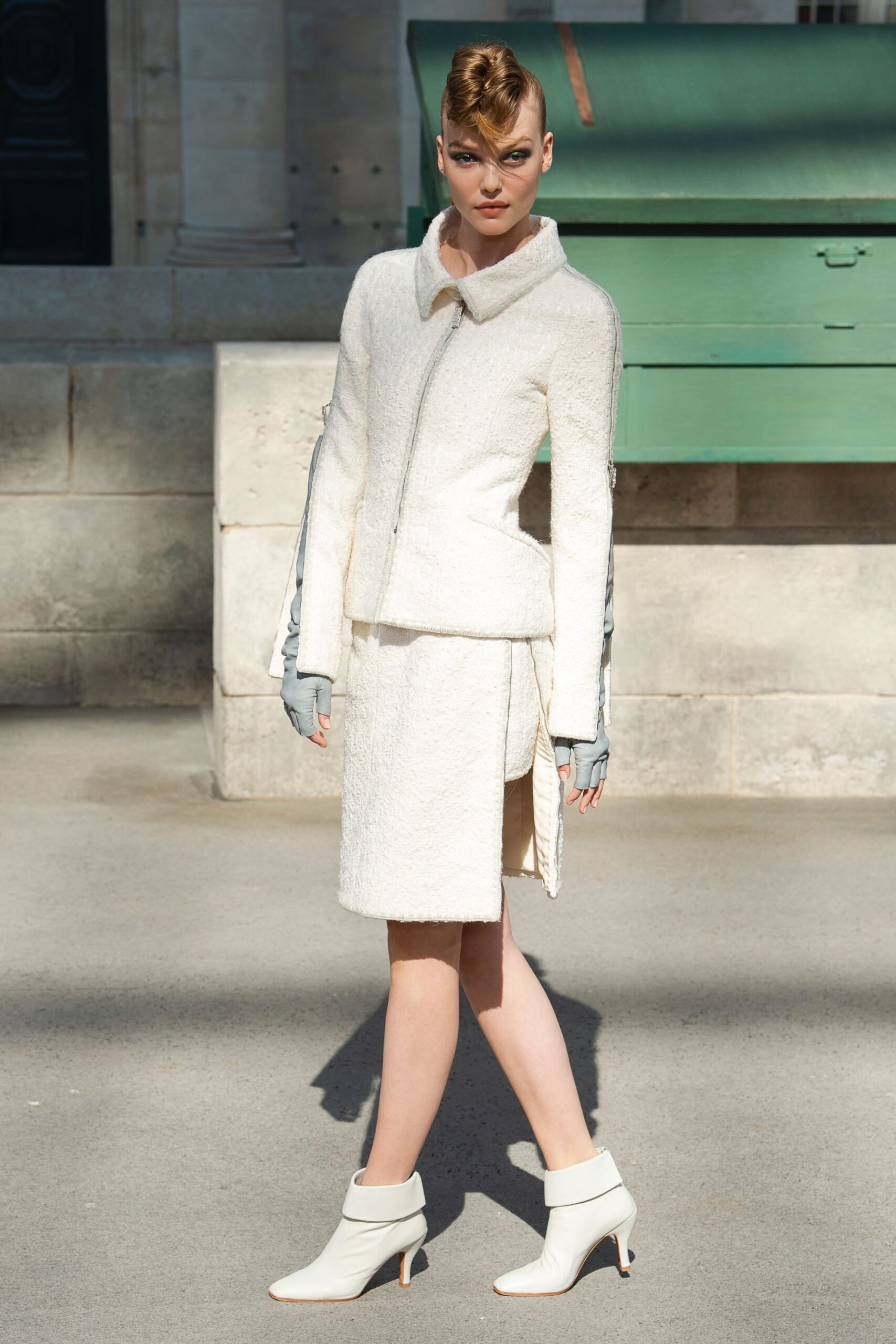 Chanel F/W 18 Couture Look 13