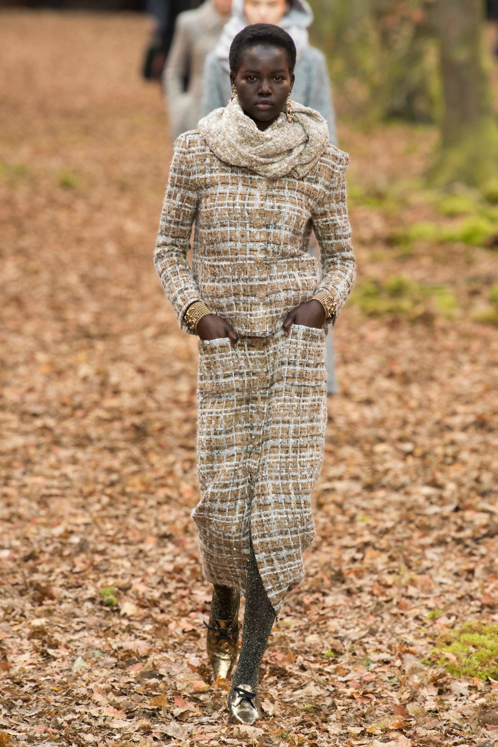 Chanel F/W 18 Look 9