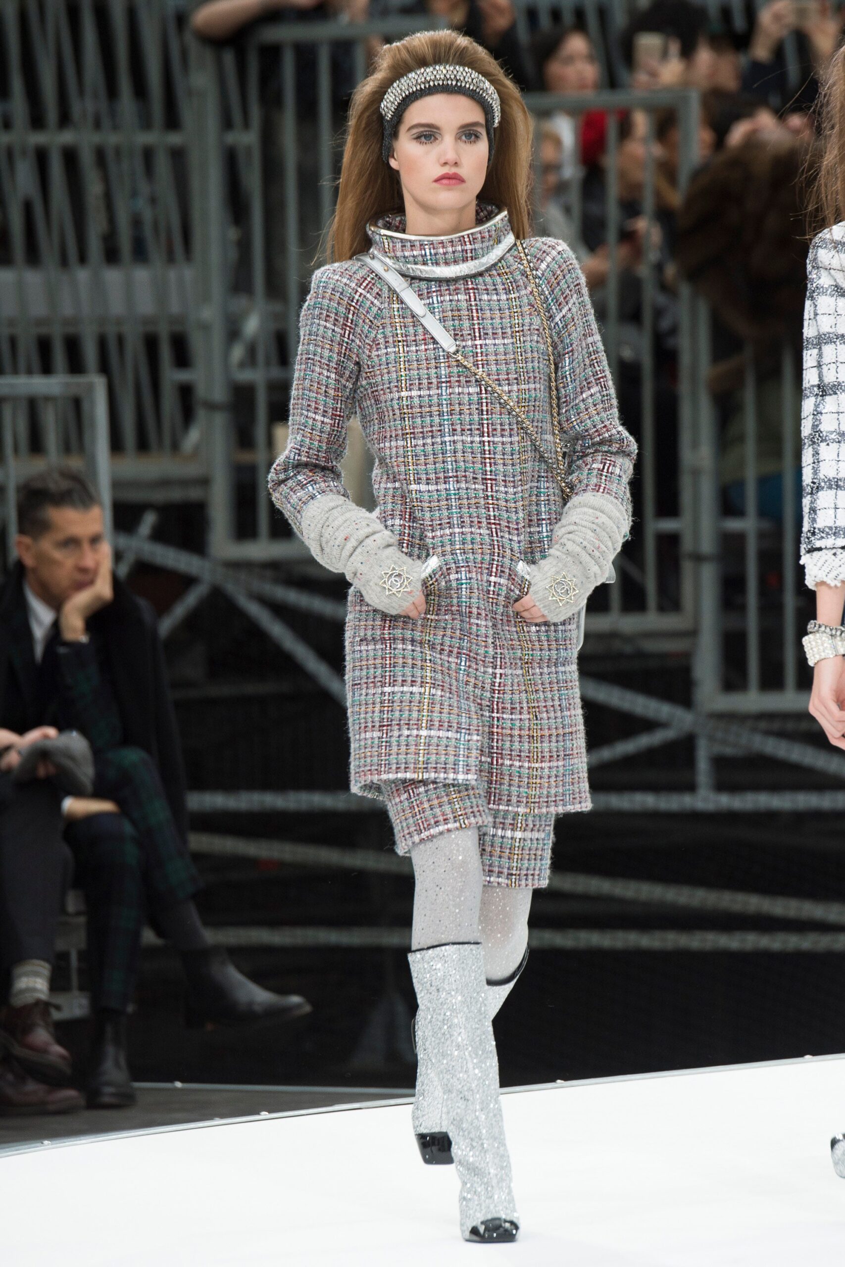 Chanel F/W 17 Look 69