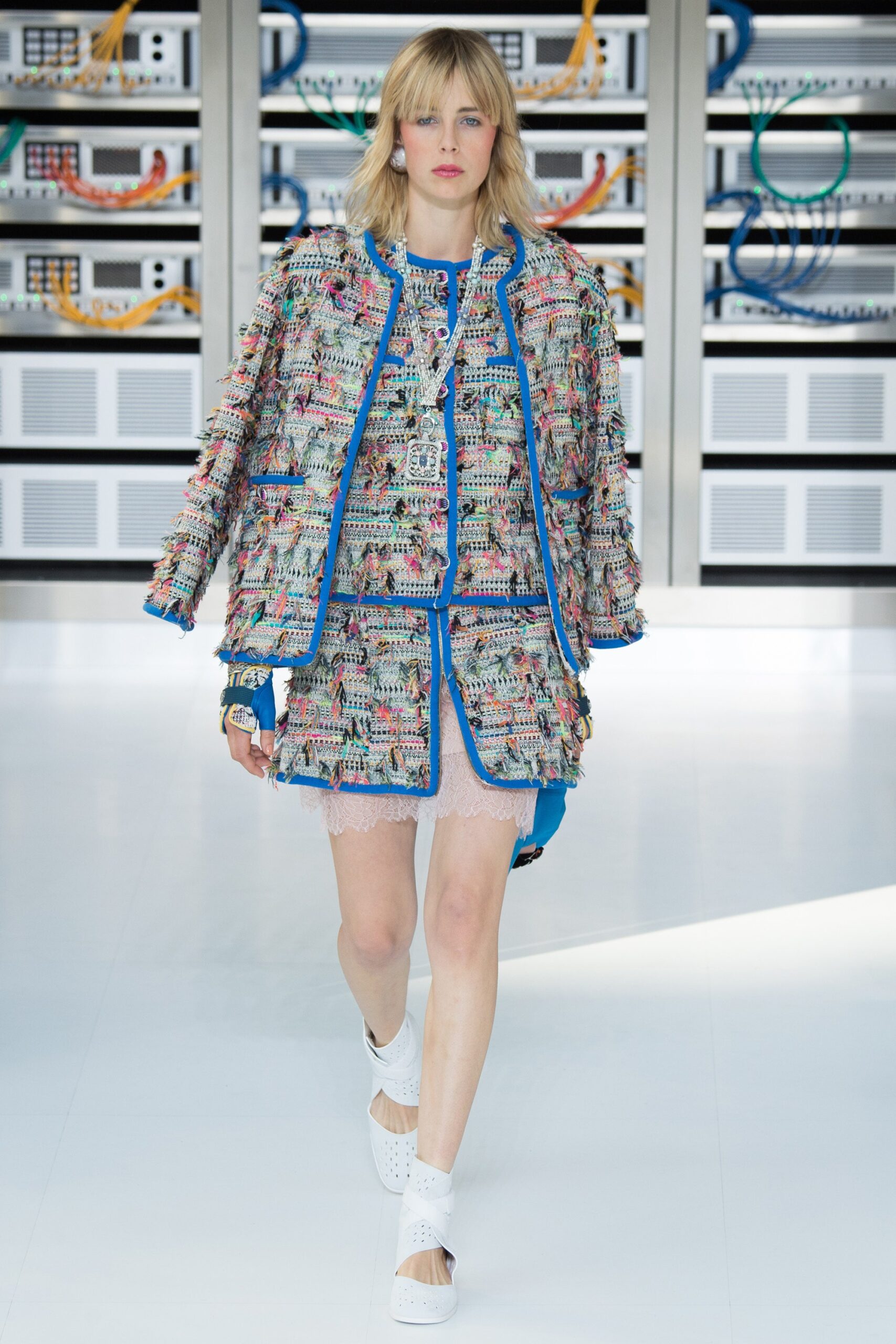 Chanel S/S 17 Look 76