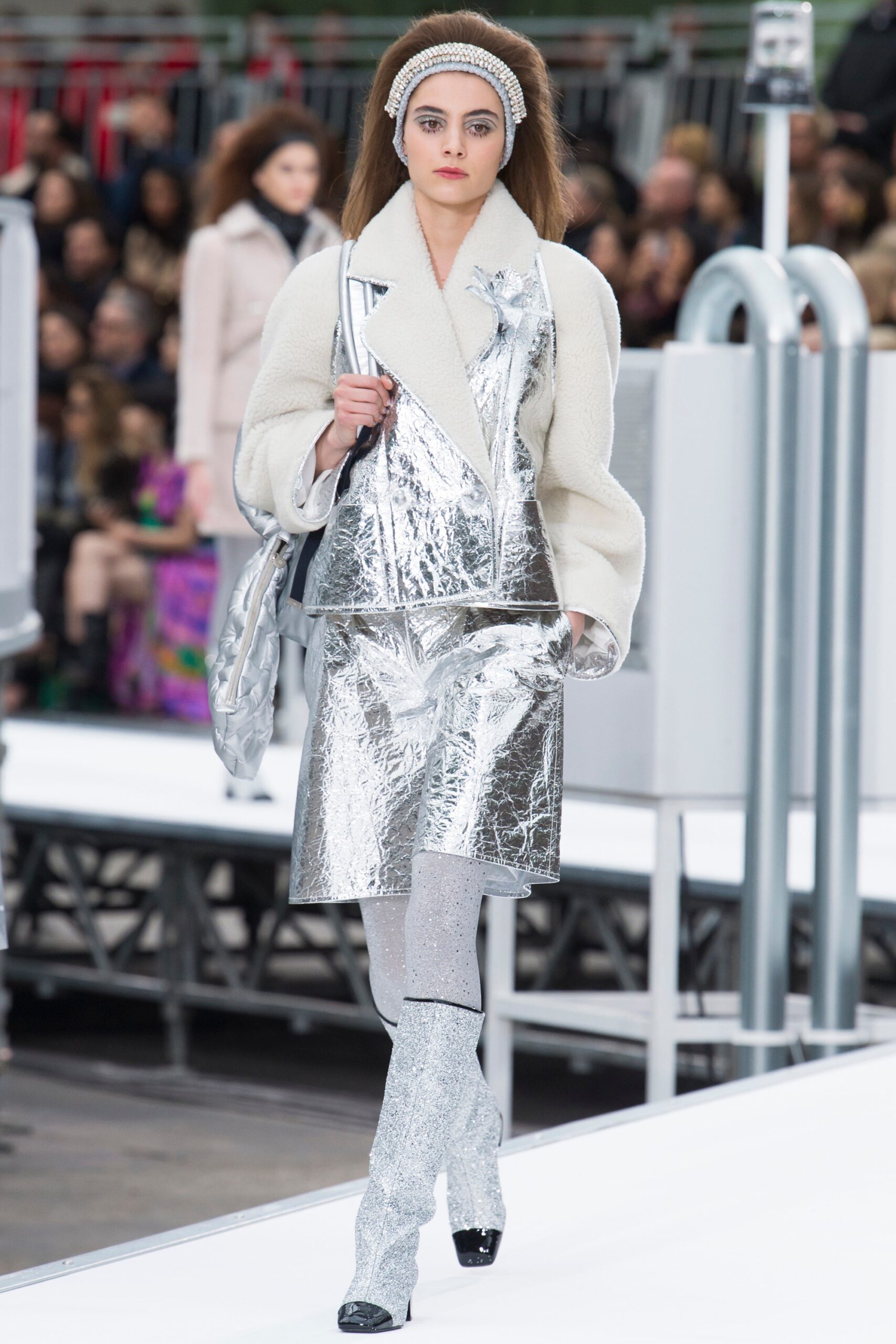 Chanel F/W 17 Look 107