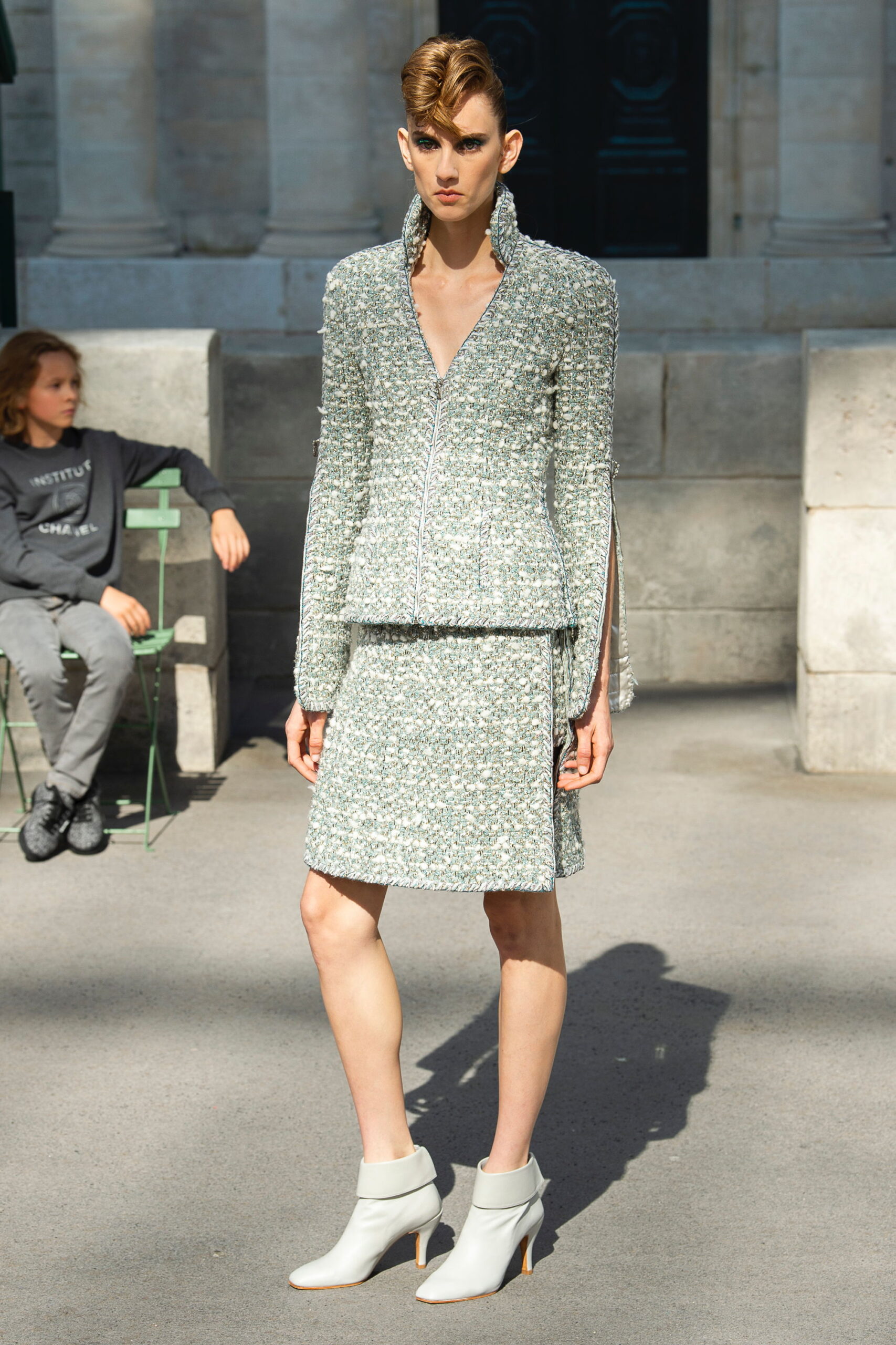 Chanel F/W 18 Couture Look 19