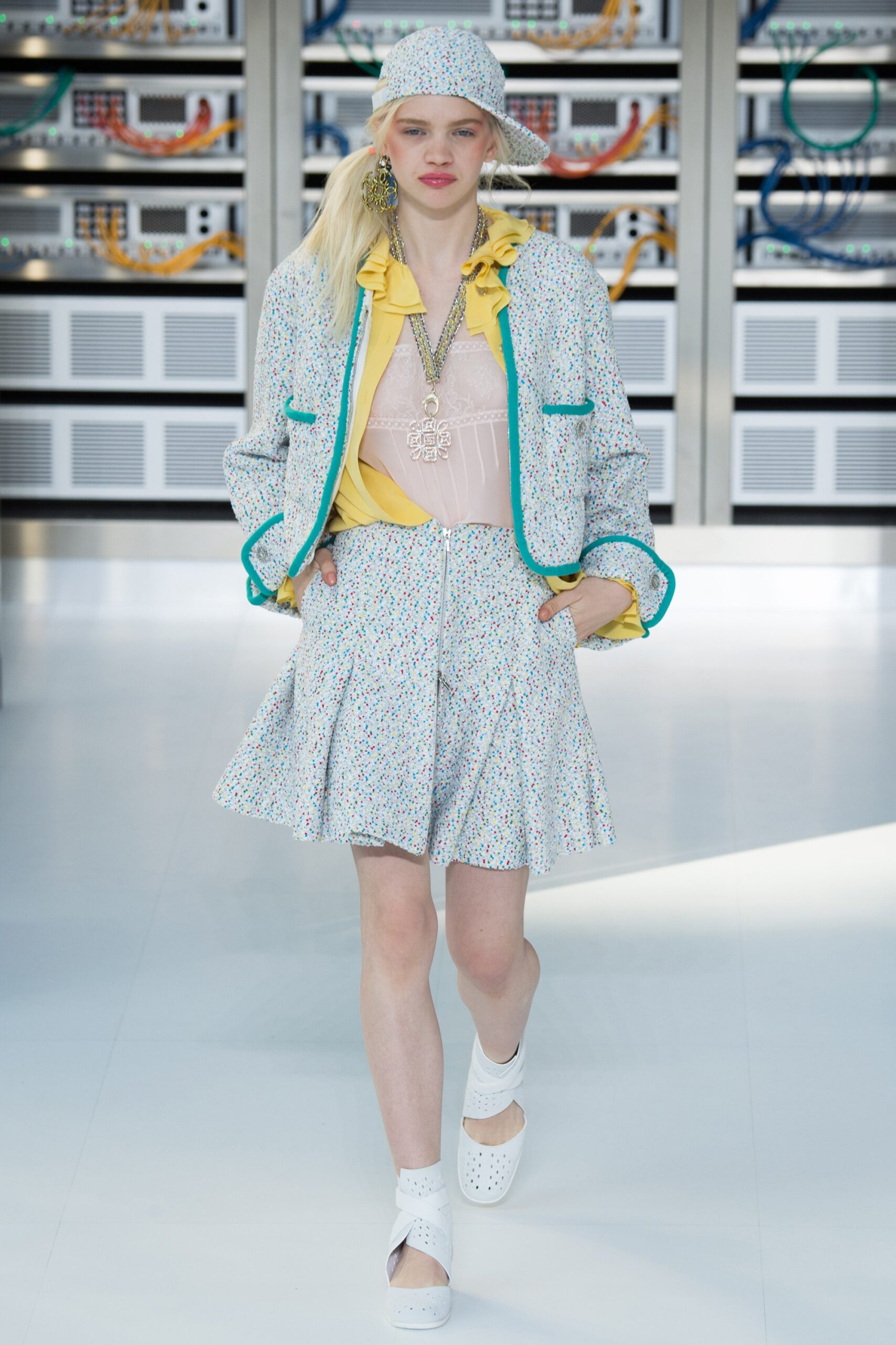 Chanel S/S 17 Look 109