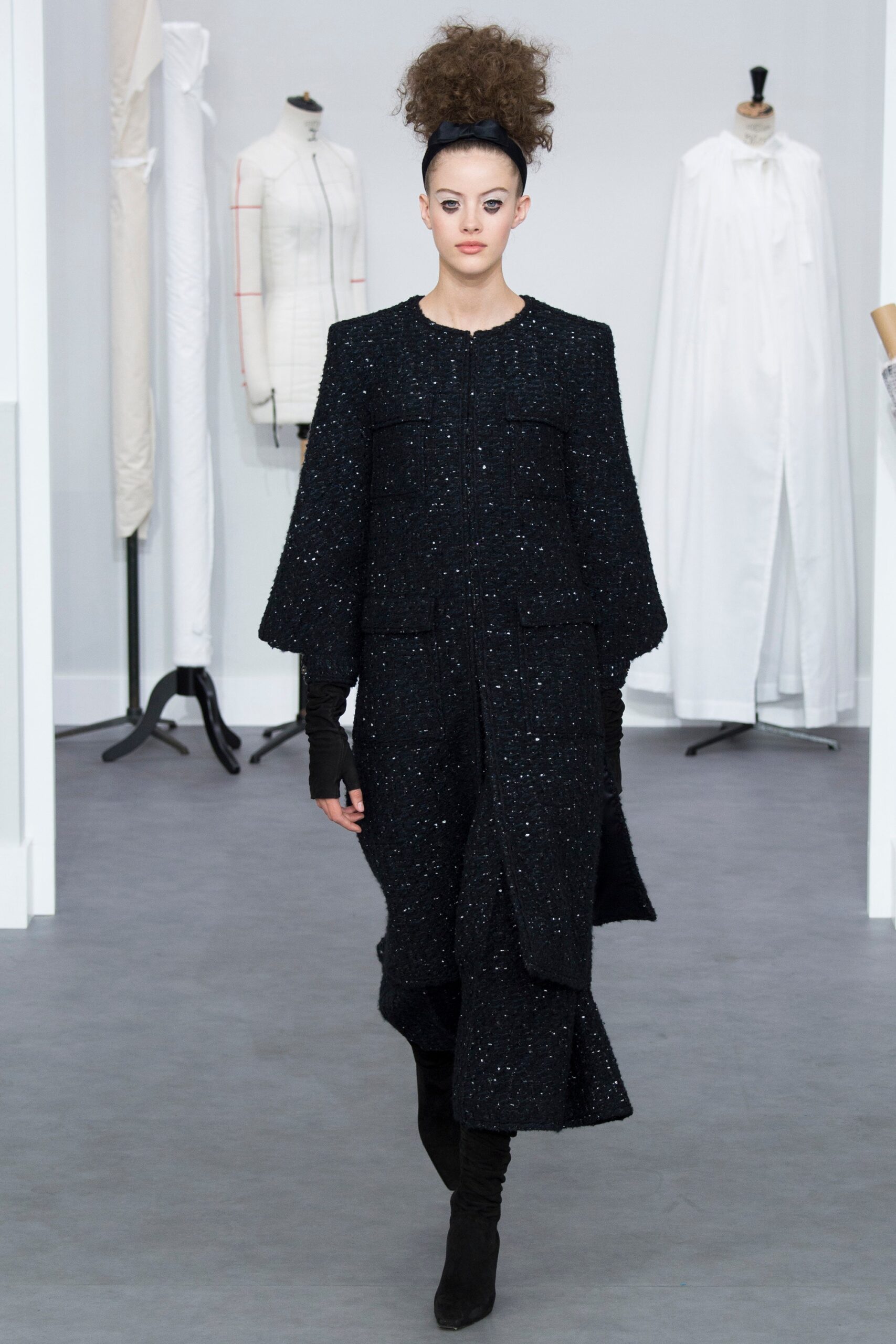 Chanel F/W 16 Couture Look 72