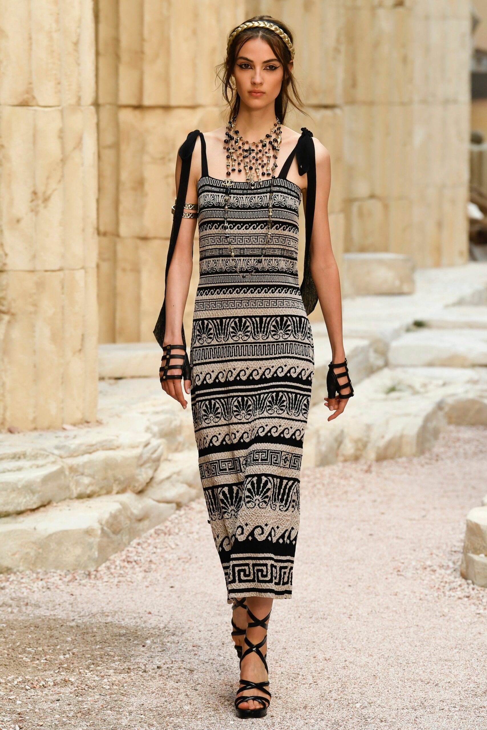 Chanel Resort 18 Look 176