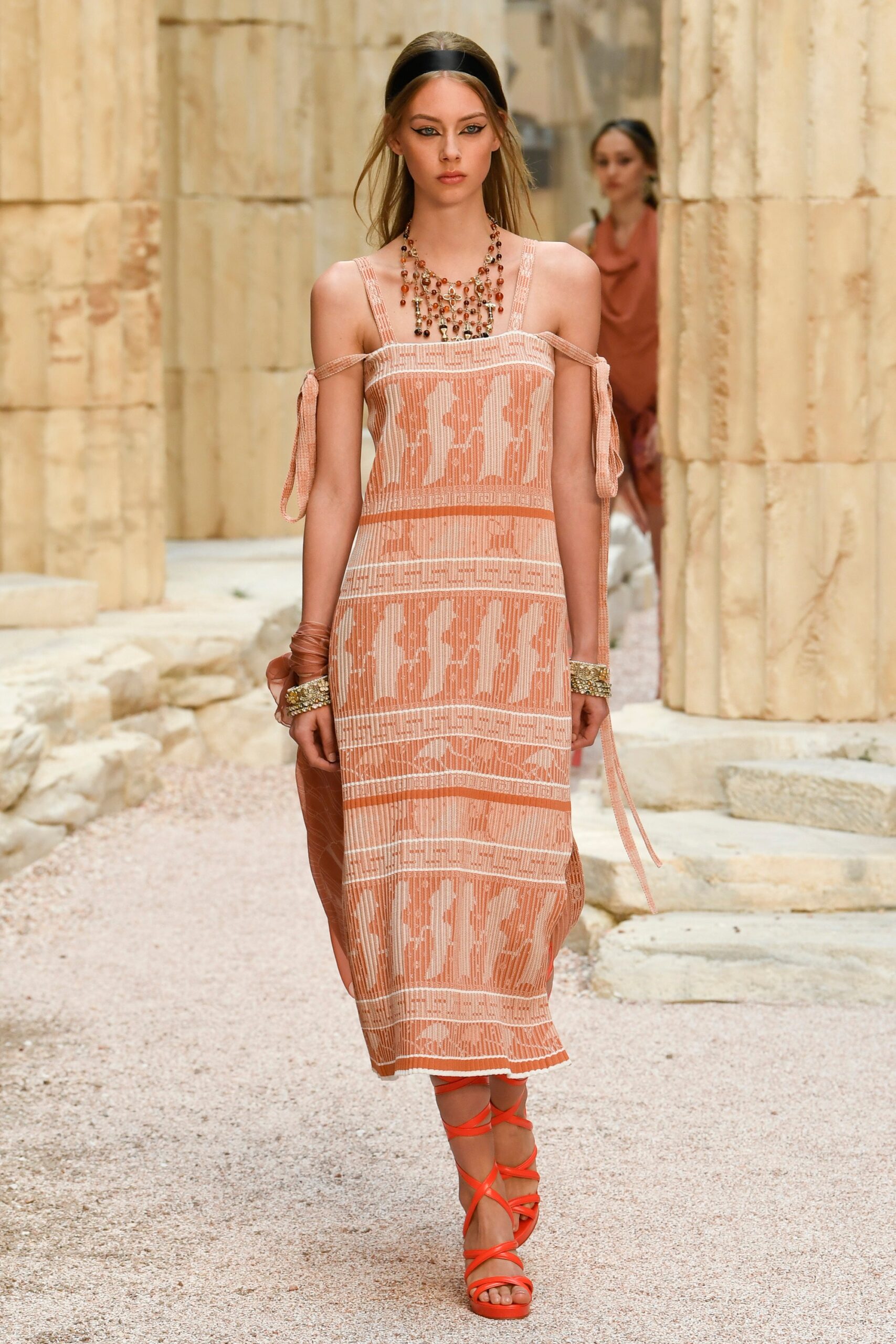 Chanel Resort 18 Look 192