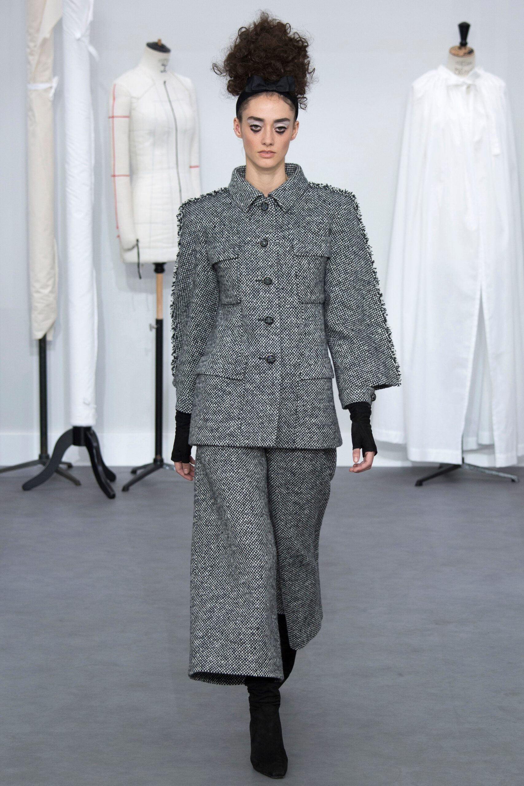 Chanel F/W 16 Couture Look 91