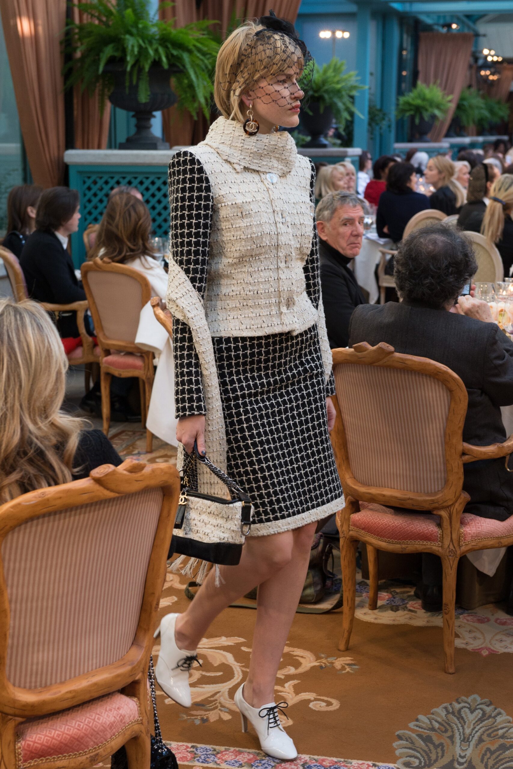 Chanel F/W 17 Look 296