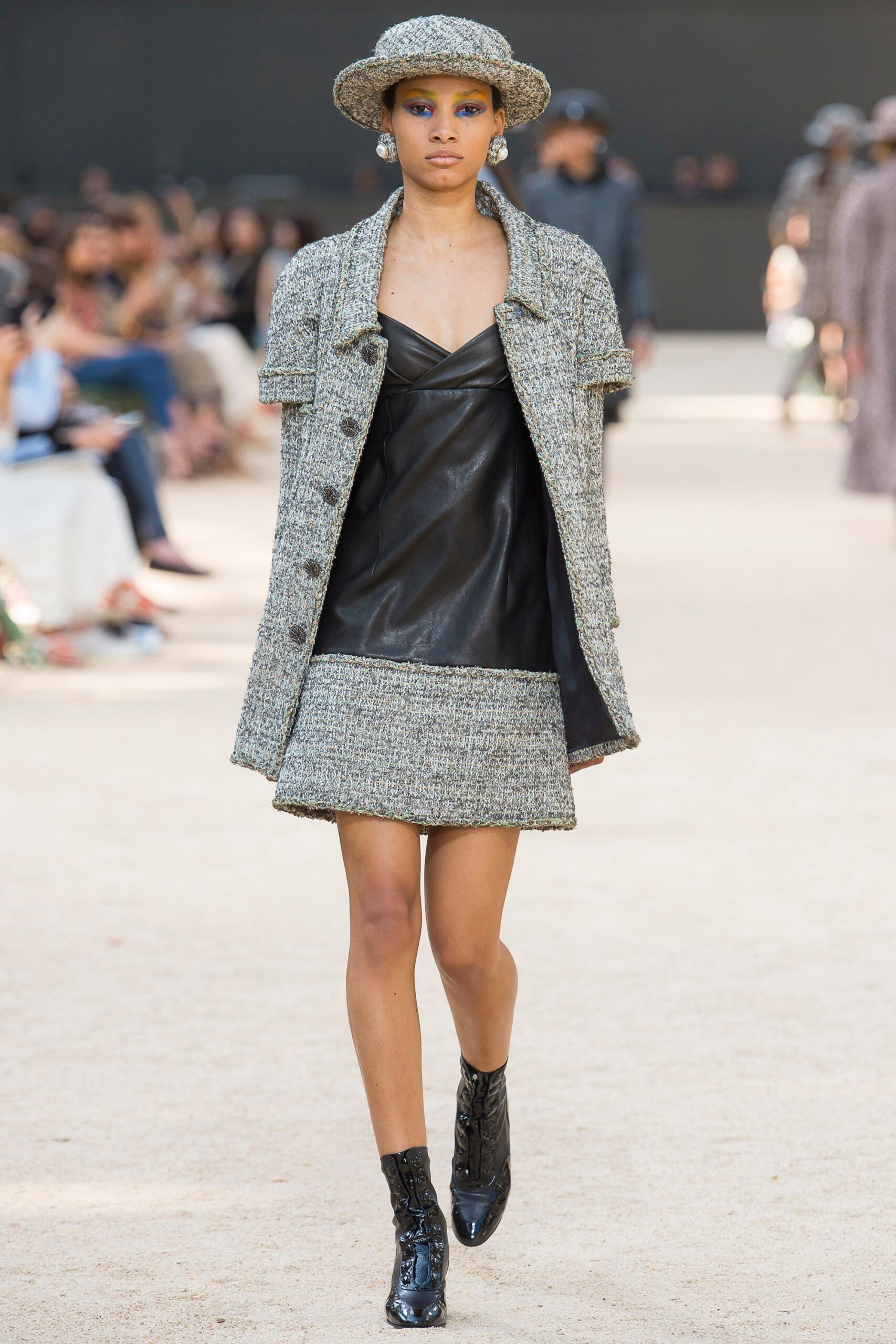 Chanel F/W 17 Couture Look 232