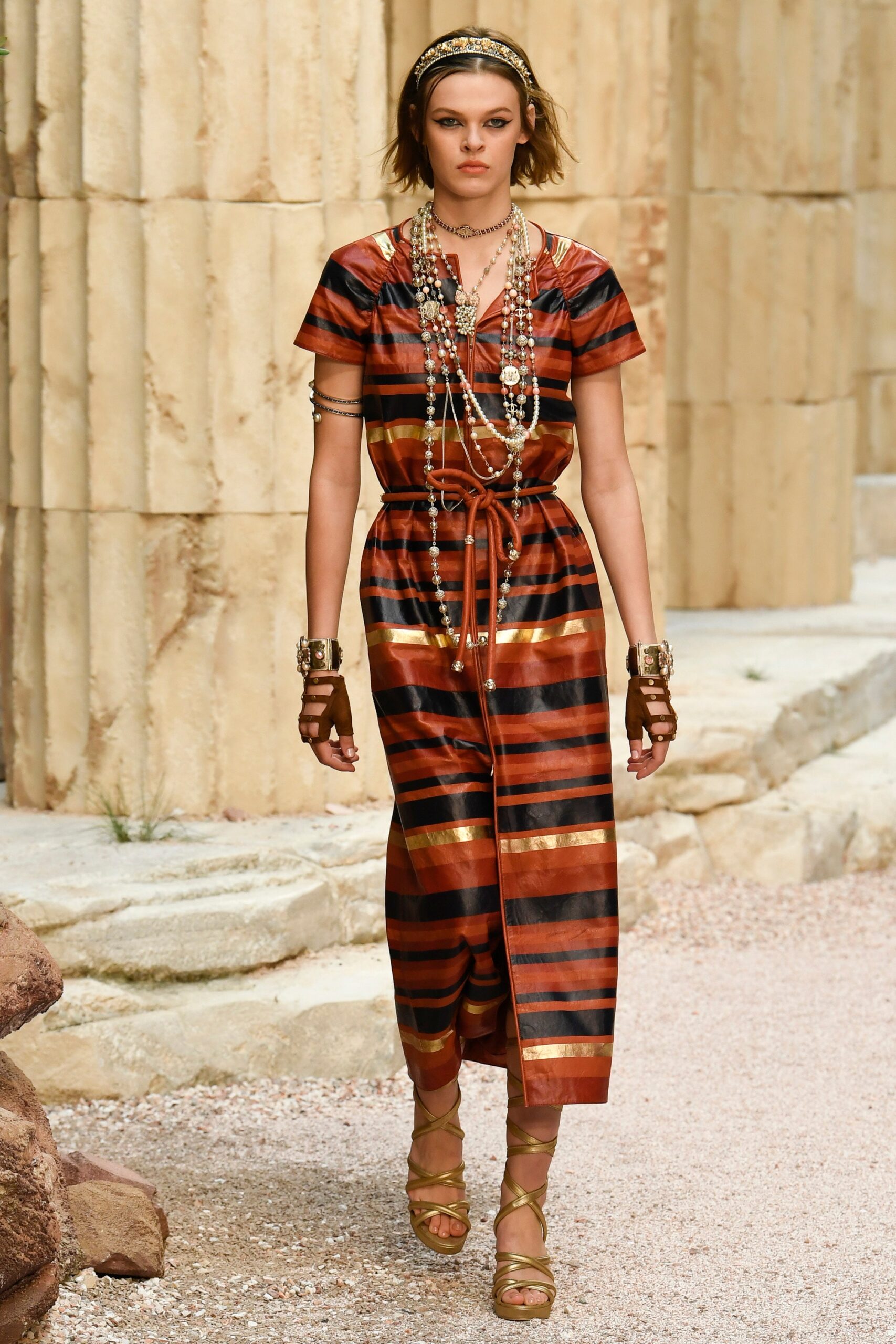 Chanel Resort 18 Look 275