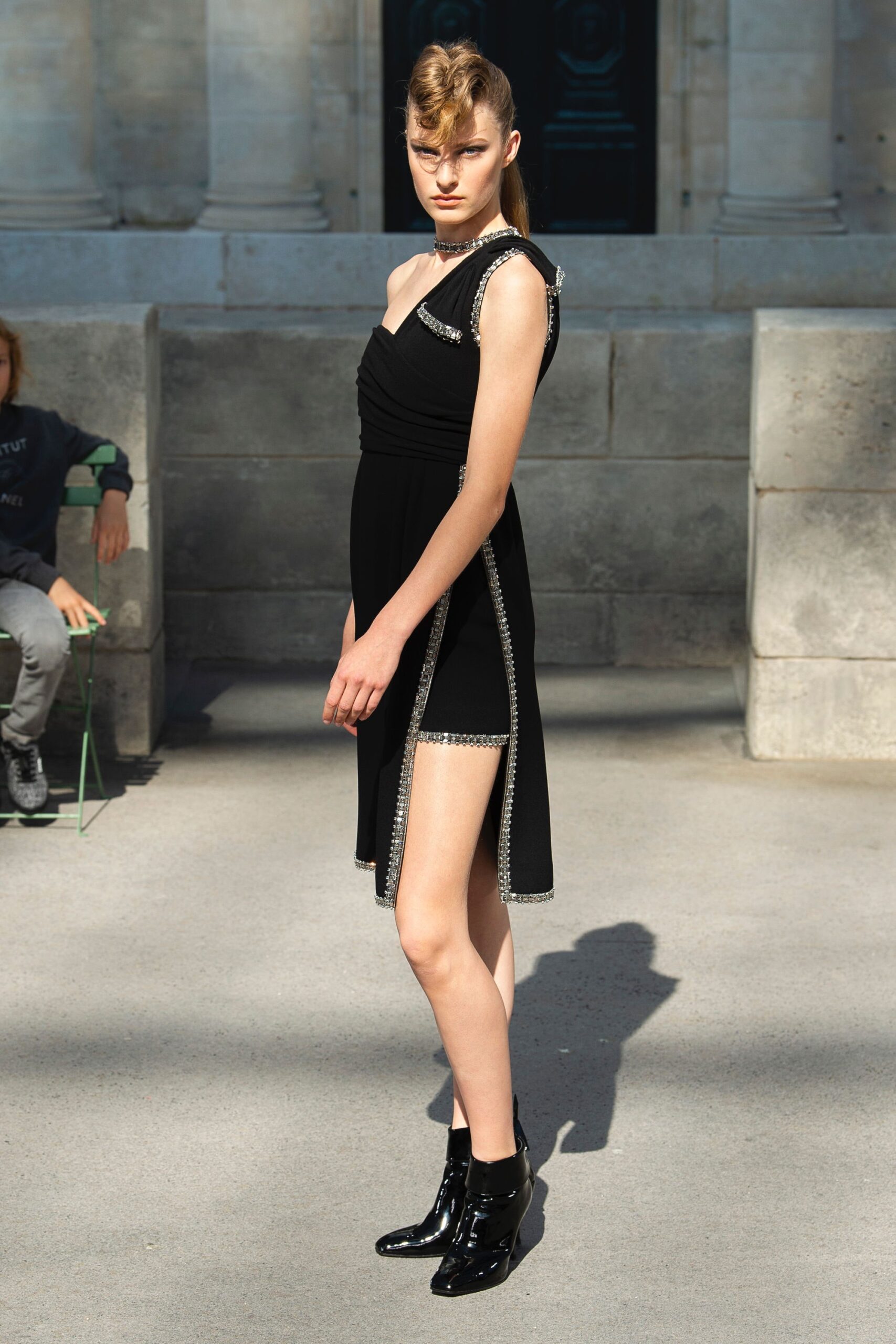 Chanel F/W 18 Couture Look 32