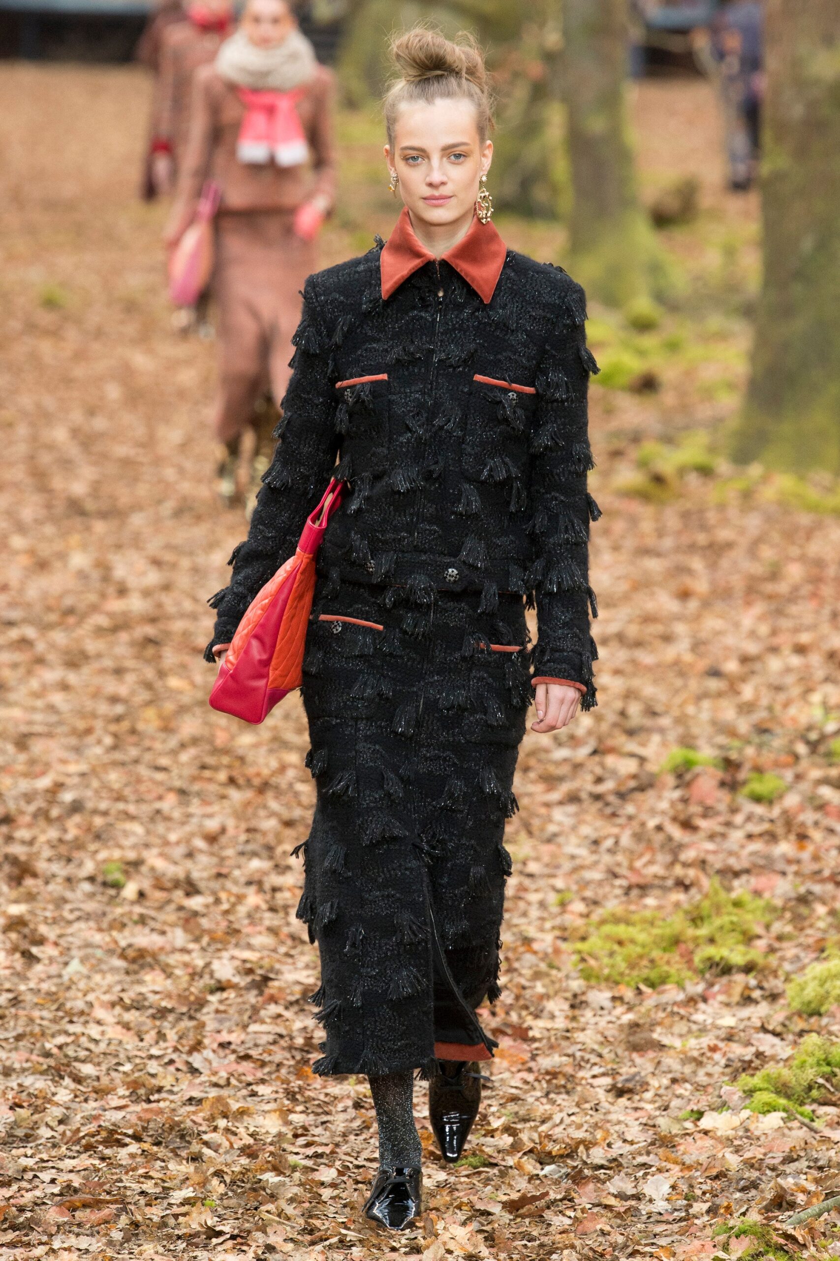 Chanel F/W 18 Look 20