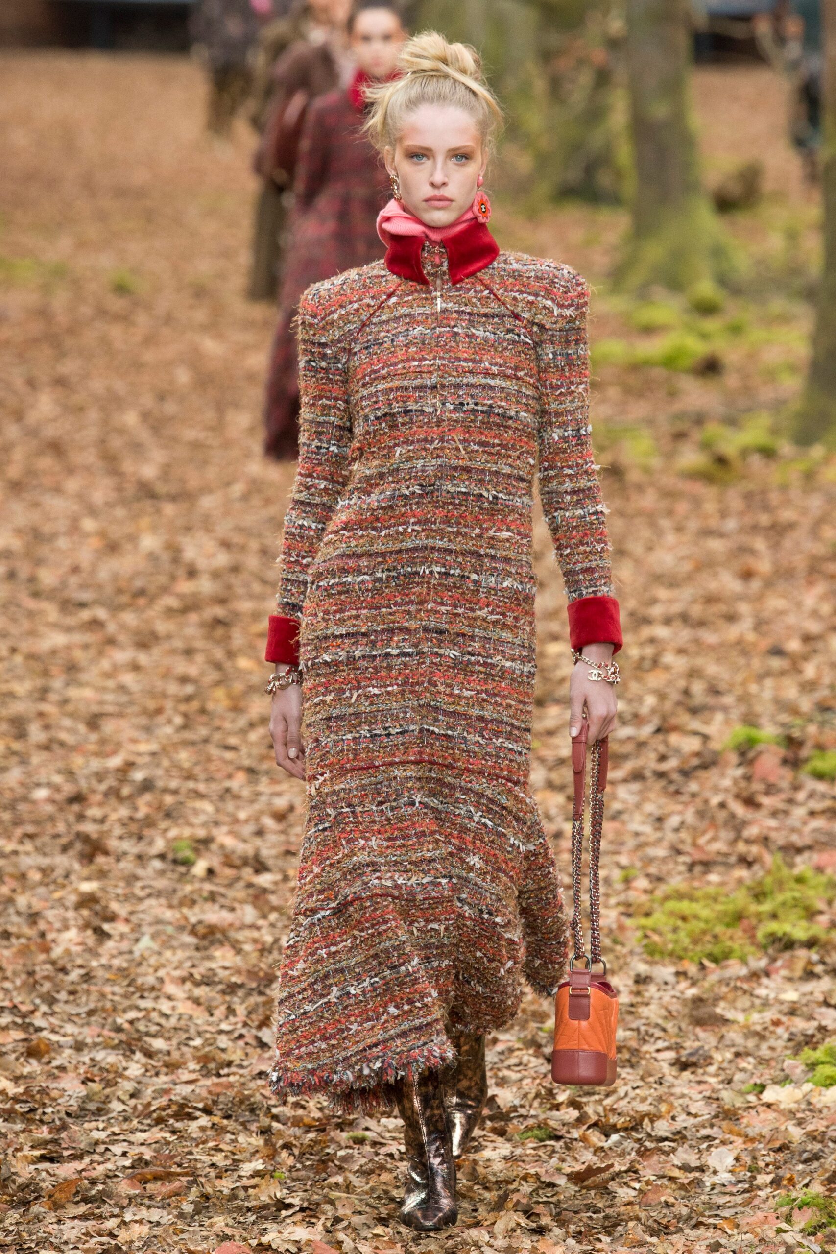 Chanel F/W 18 Look 21
