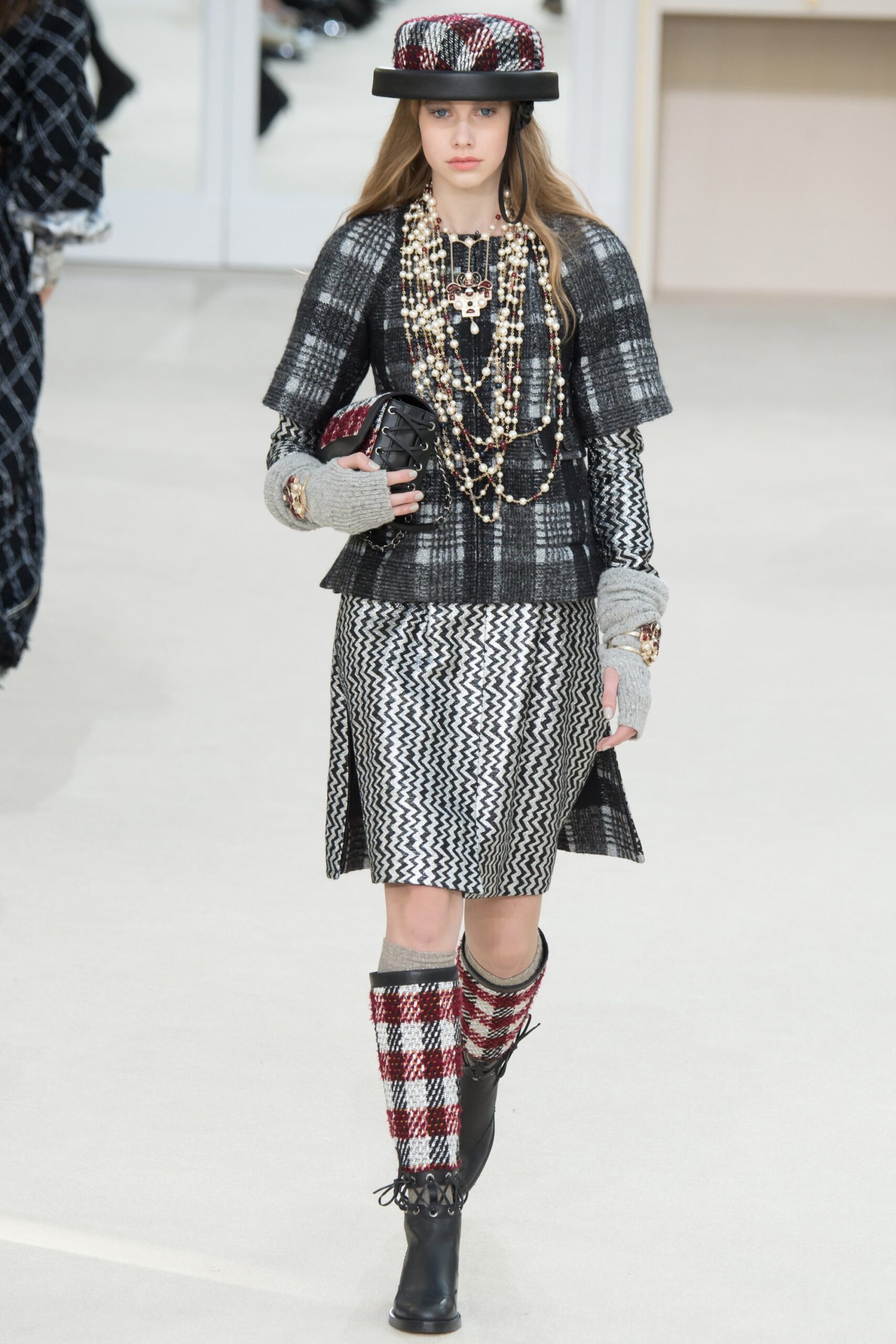 Chanel F/W 16 Look 348