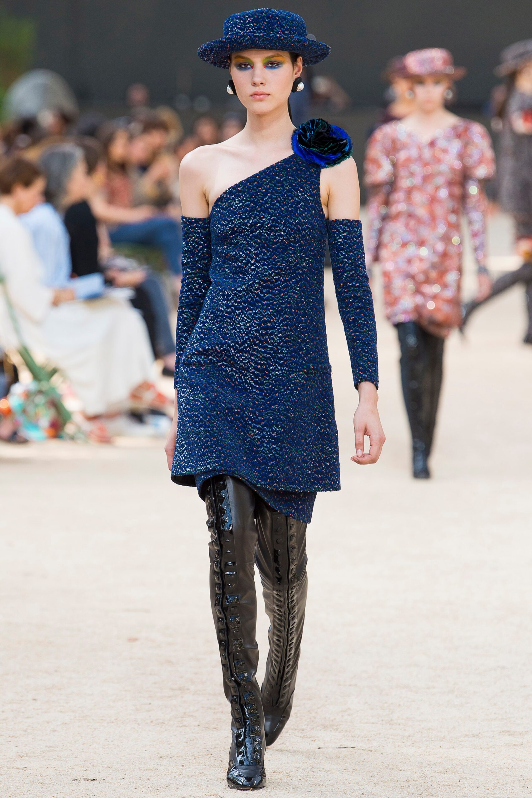 Chanel F/W 17 Couture Look 382