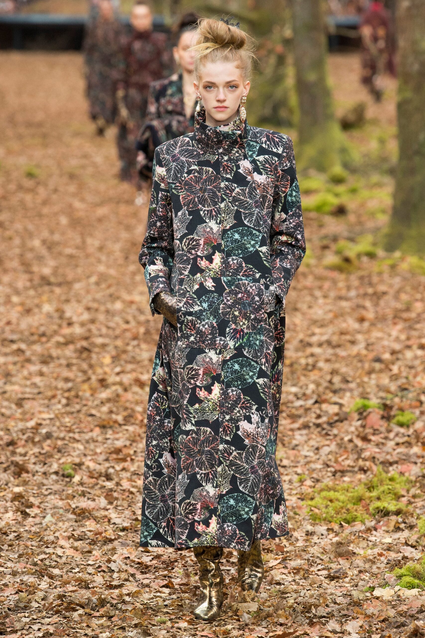Chanel F/W 18 Look 28