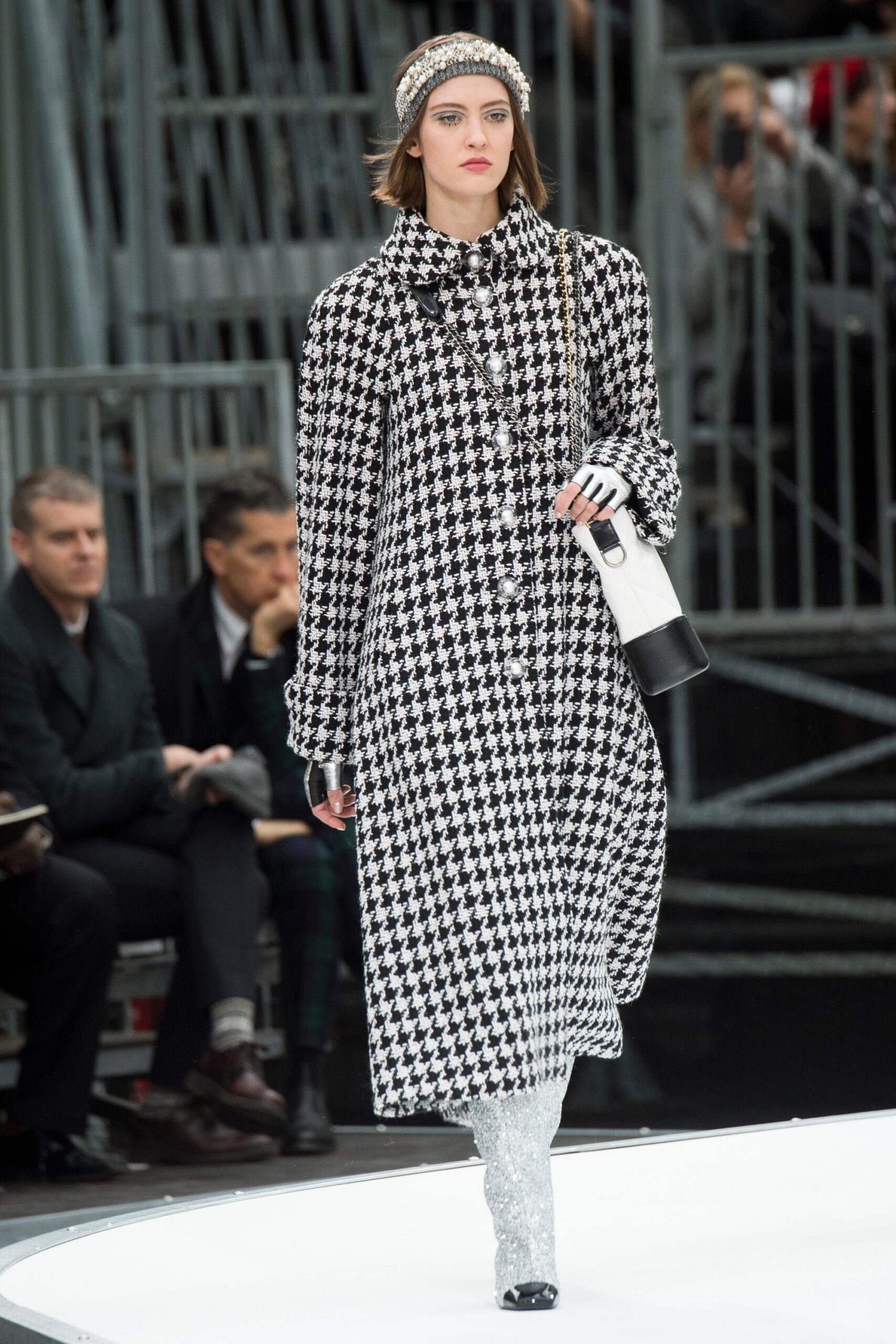 Chanel F/W 17 Look 294