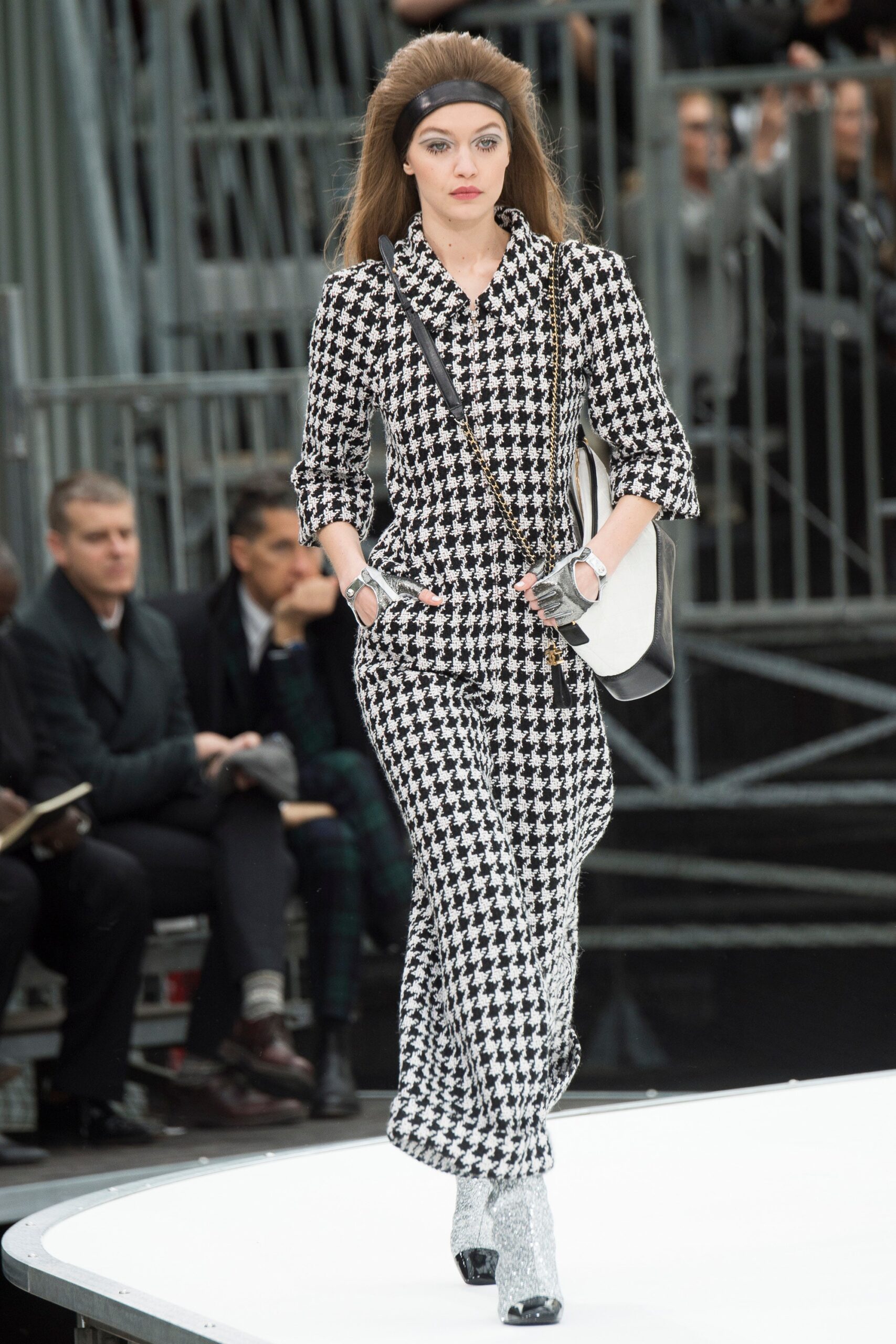 Chanel F/W 17 Look 298