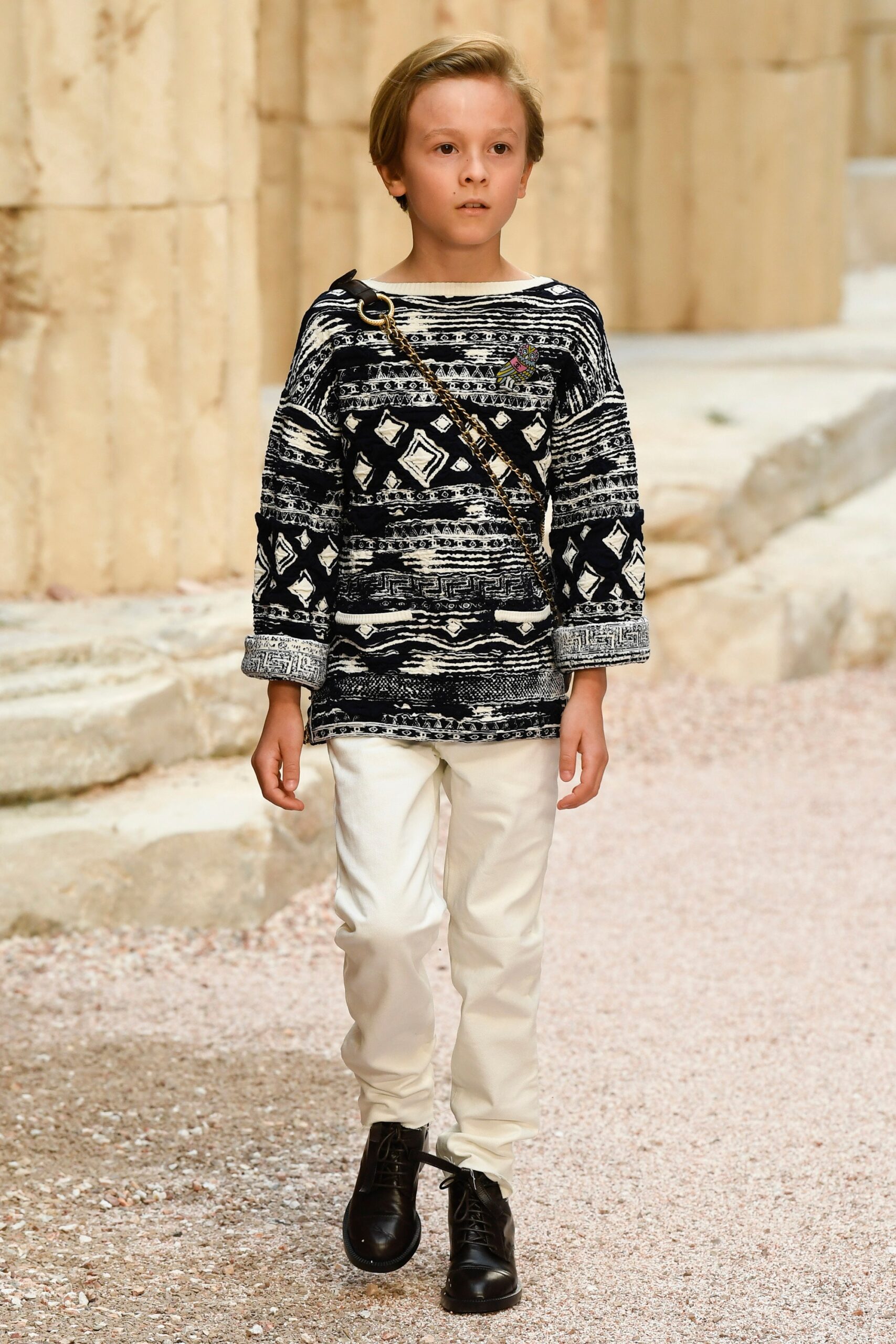 Chanel Resort 18 Look 452