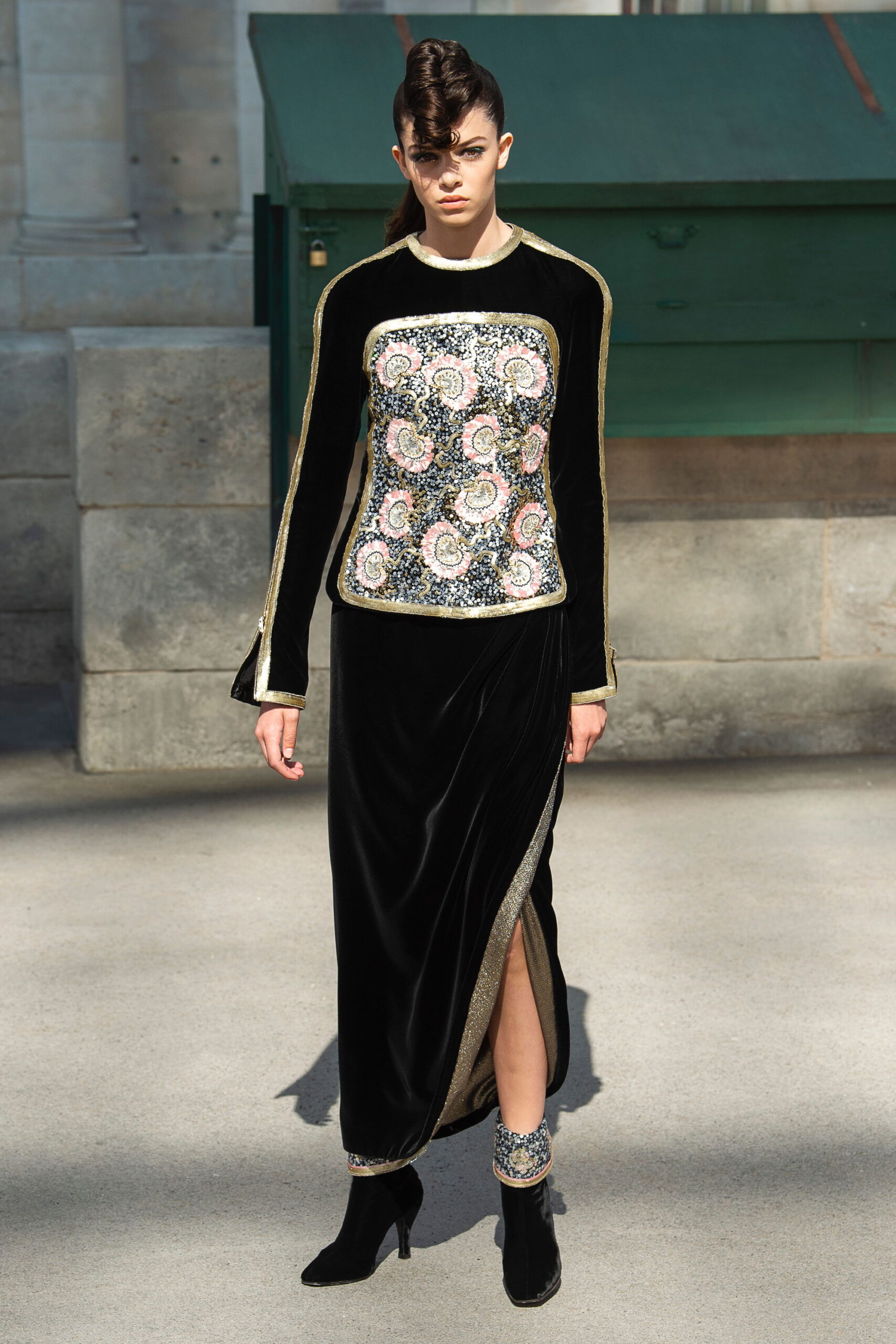 Chanel F/W 18 Couture Look 54