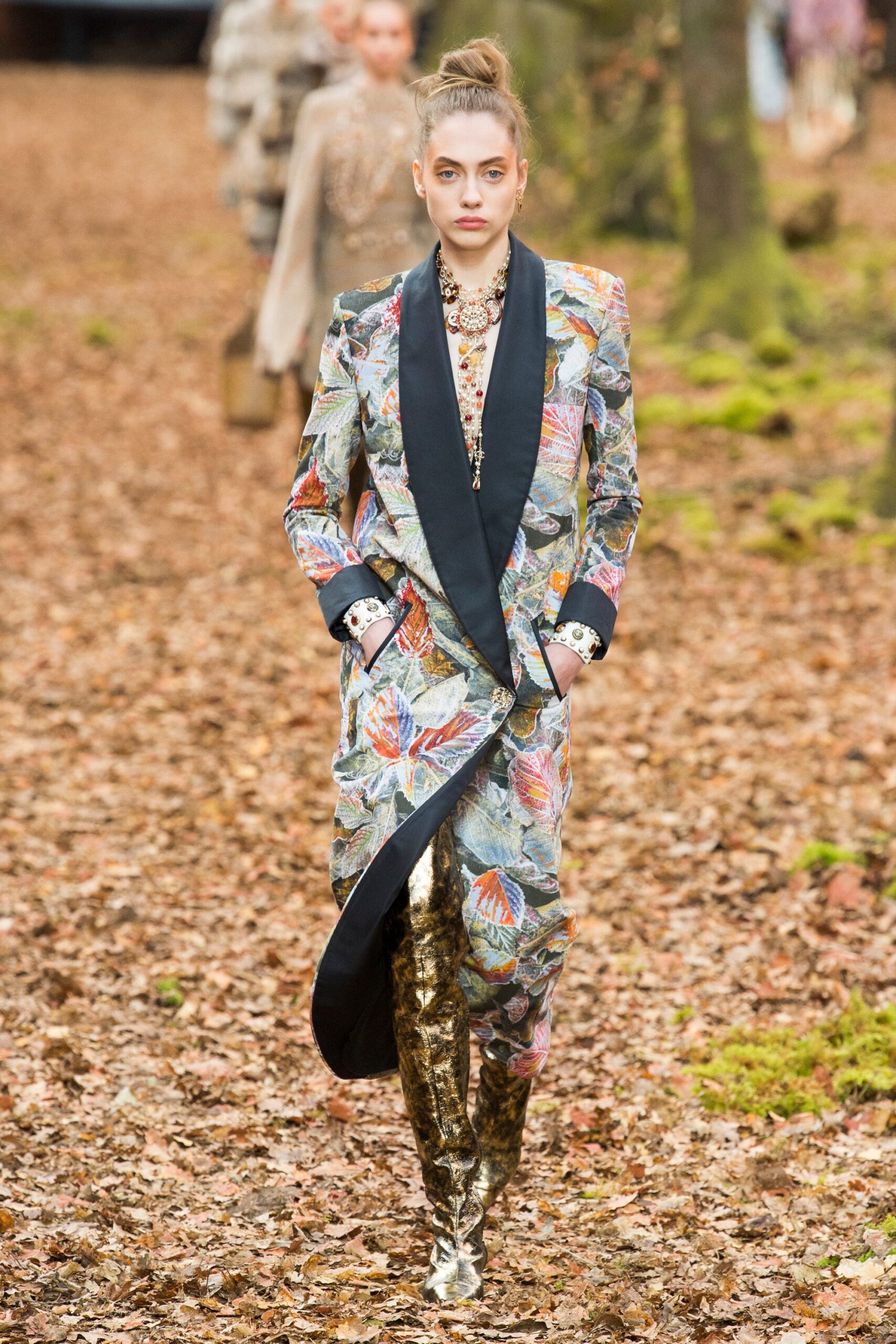 Chanel F/W 18 Look 39