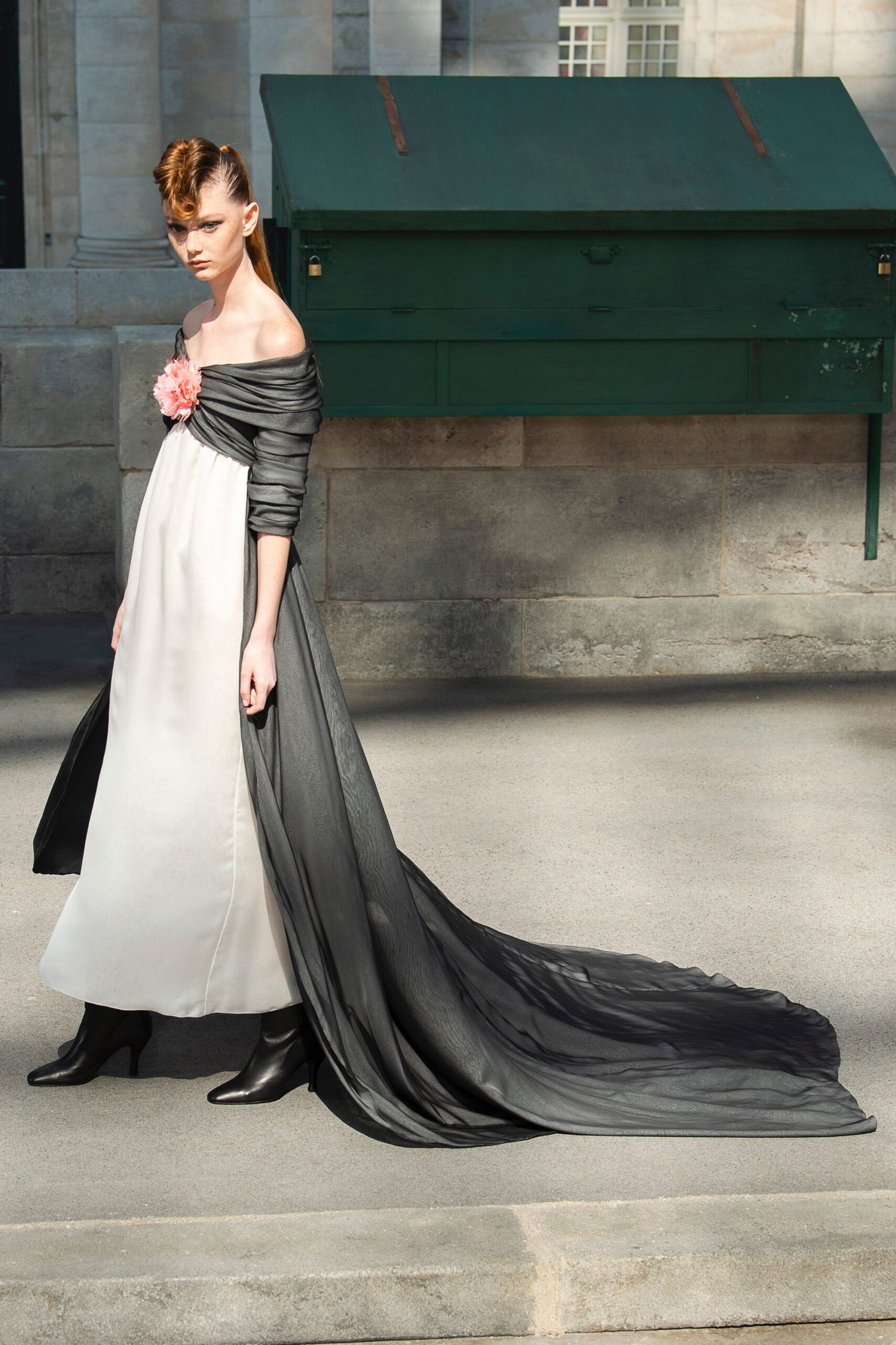 Chanel F/W 18 Couture Look 60
