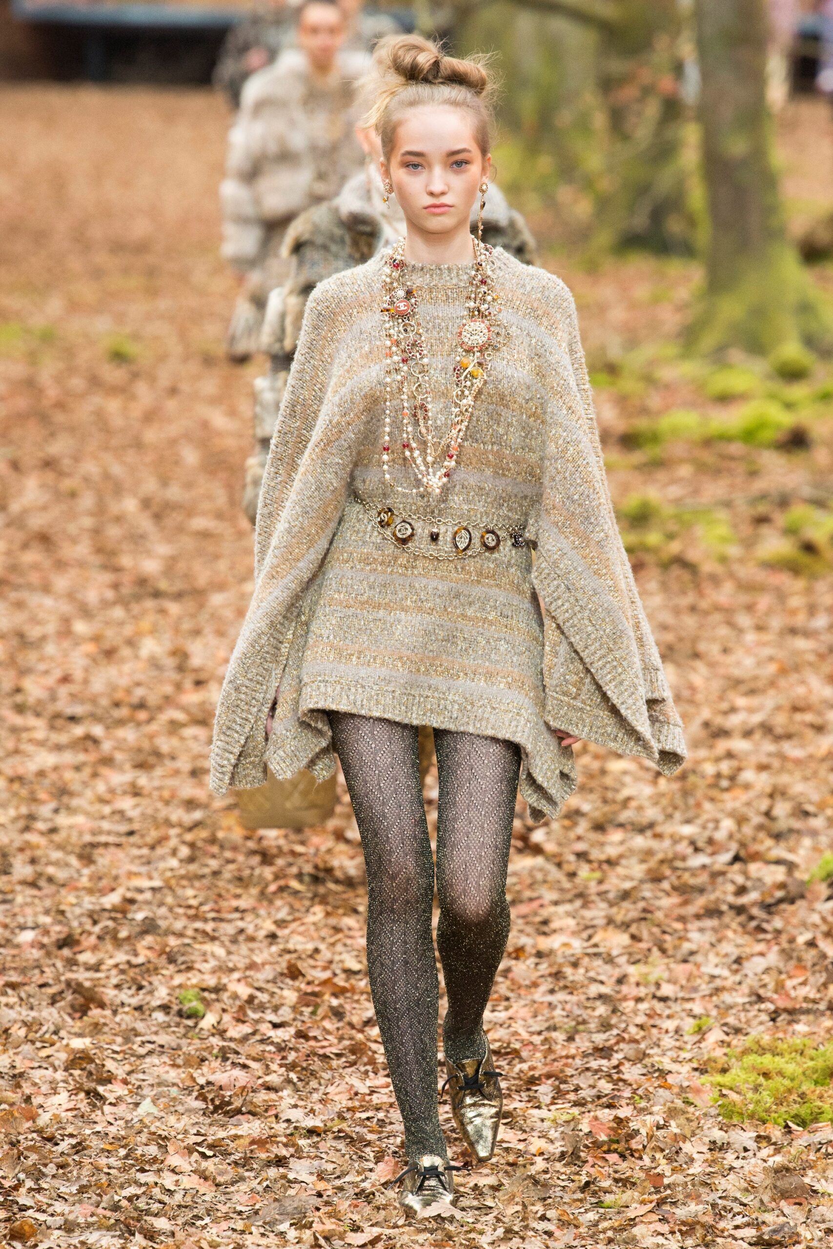 Chanel F/W 18 Look 40